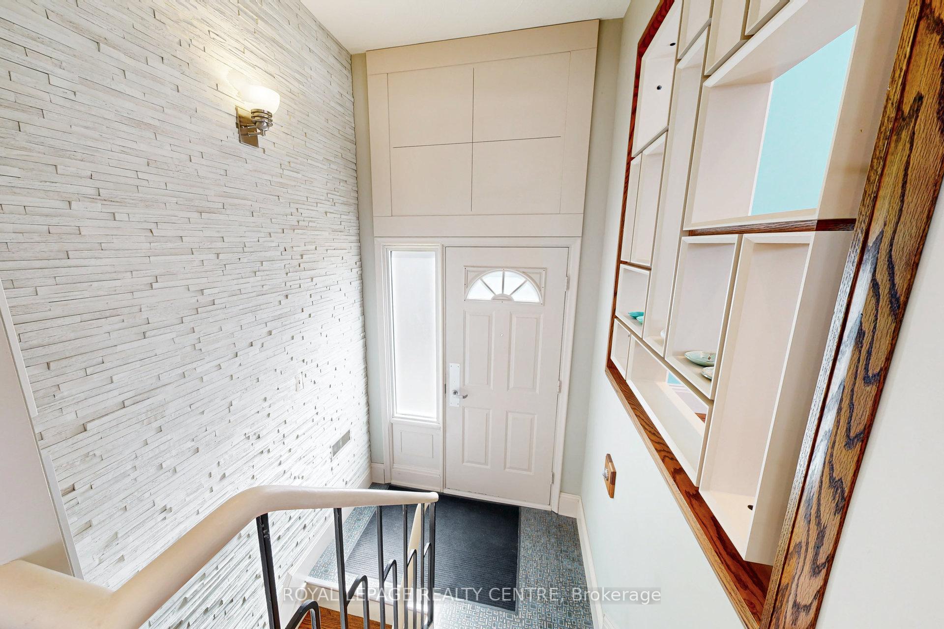 Photo 2 of 23 Templar Drive, Etobicoke, Kingsview Village-The Westway — HOMEH