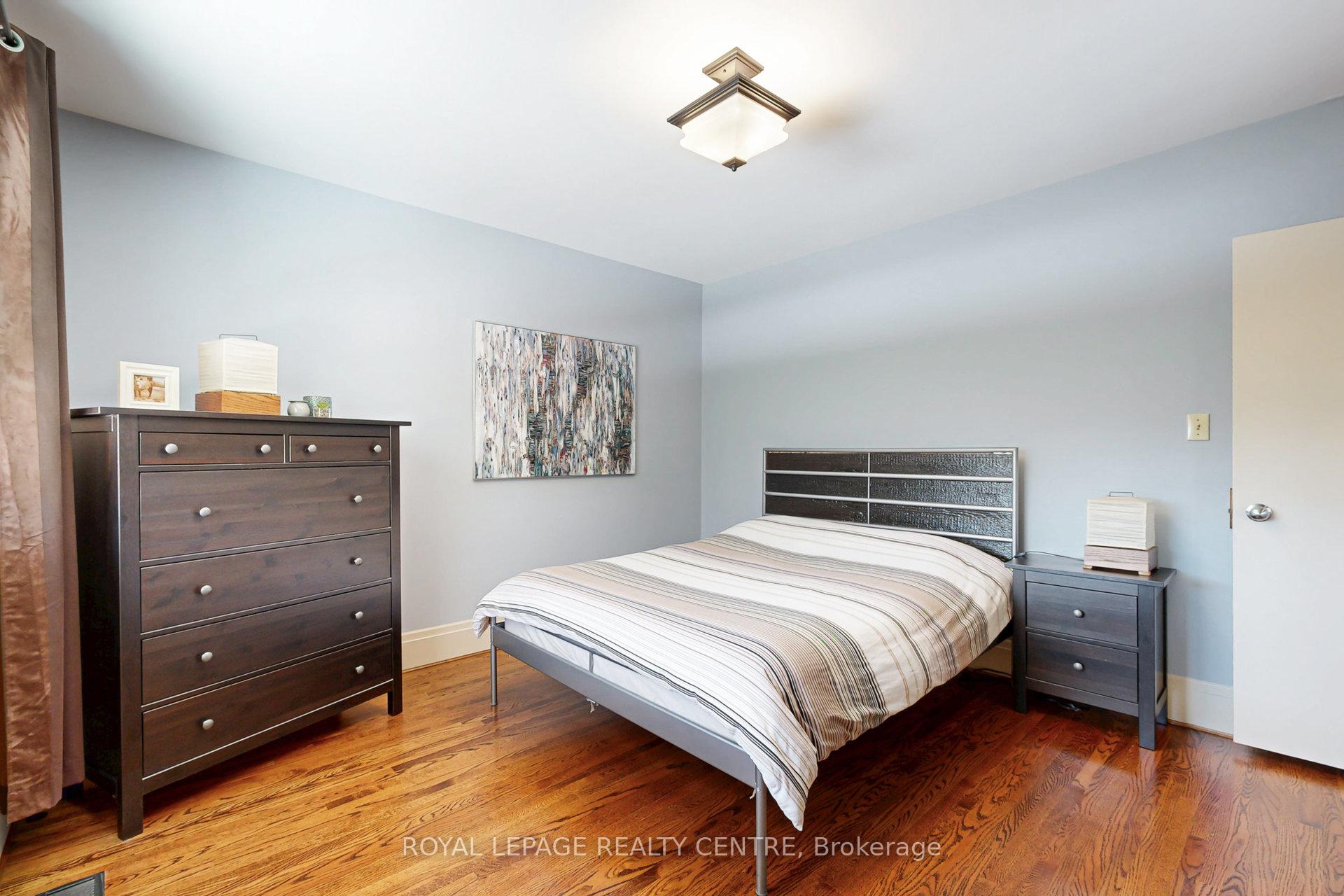 Photo 18 of 23 Templar Drive, Etobicoke, Kingsview Village-The Westway — HOMEH