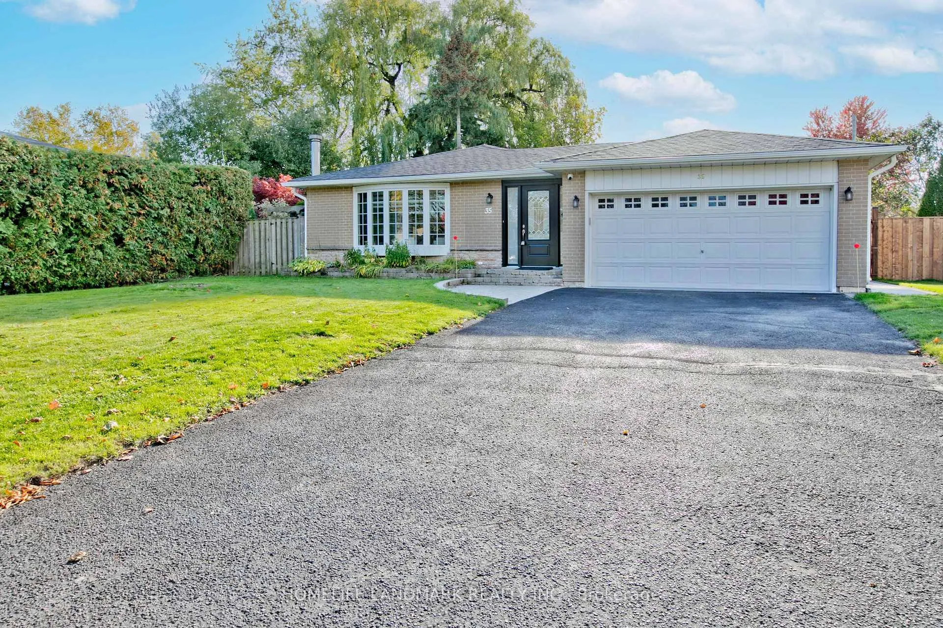 Photo 12 of 35 Crawford Drive, Ajax, South East — HOMEH