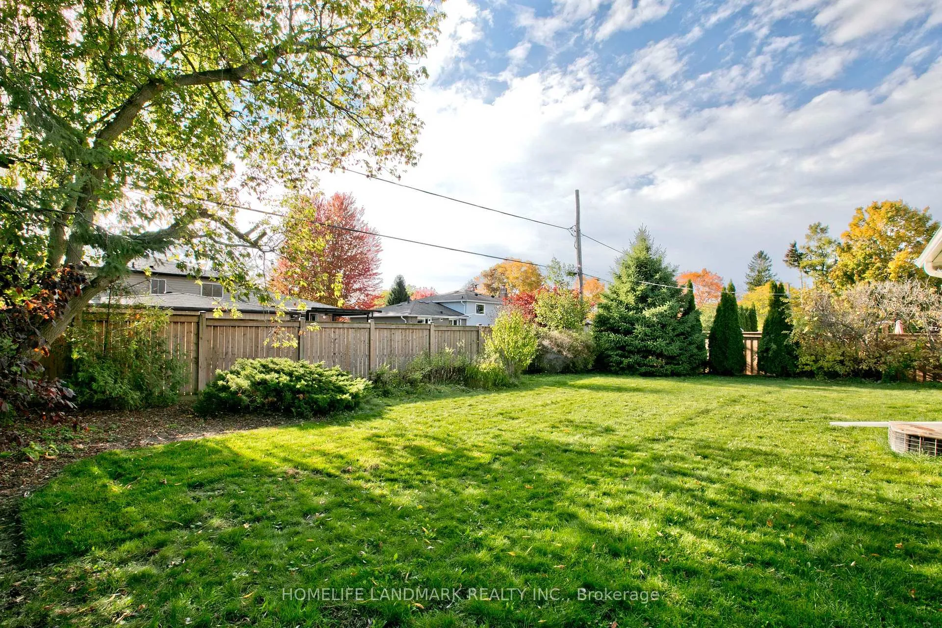 Photo 317 of 35 Crawford Drive, Ajax, South East — HOMEH
