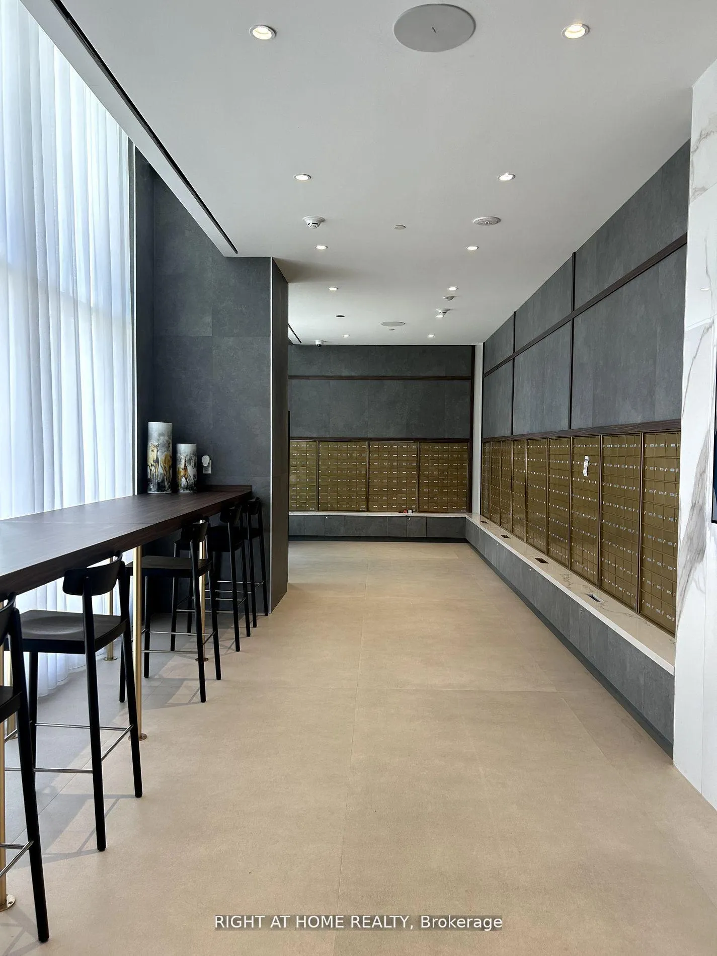 Photo 3 of Unit 5207, 7890 Jane Street, Vaughan, Vaughan Corporate Centre — HOMEH