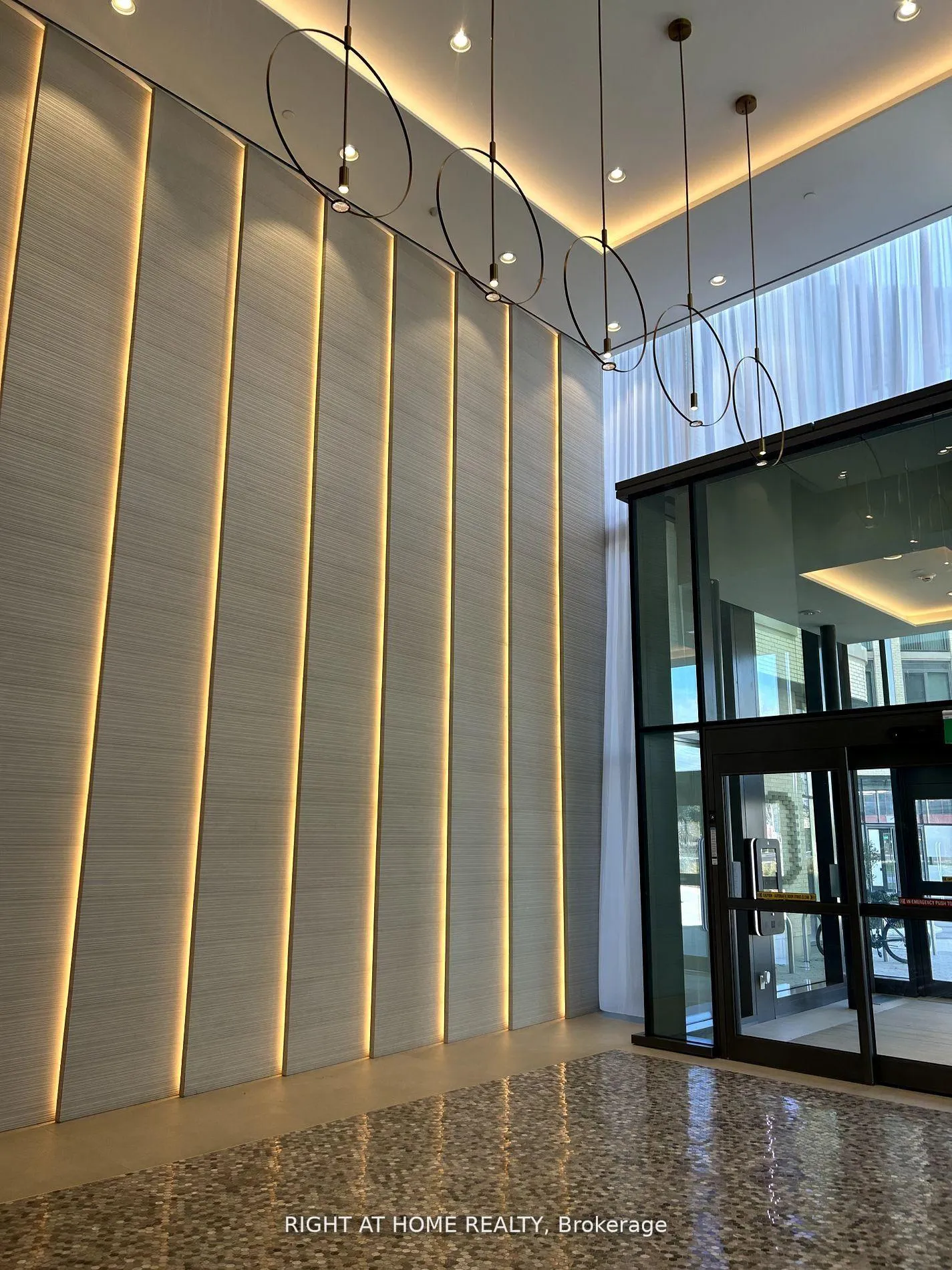 Photo 4 of Unit 5207, 7890 Jane Street, Vaughan, Vaughan Corporate Centre — HOMEH