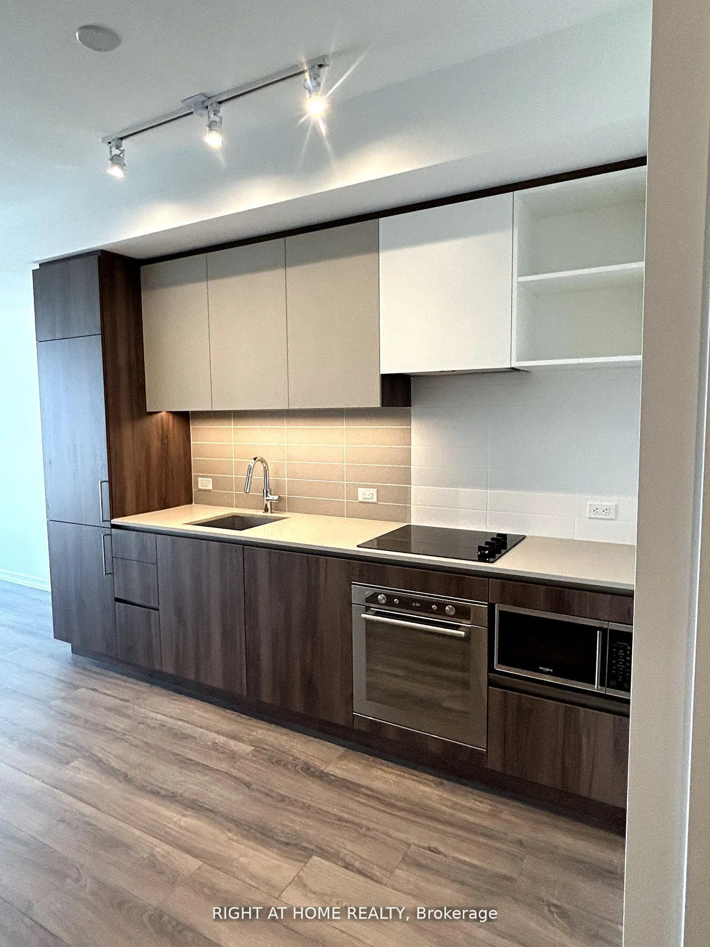 Photo 9 of Unit 5207, 7890 Jane Street, Vaughan, Vaughan Corporate Centre — HOMEH