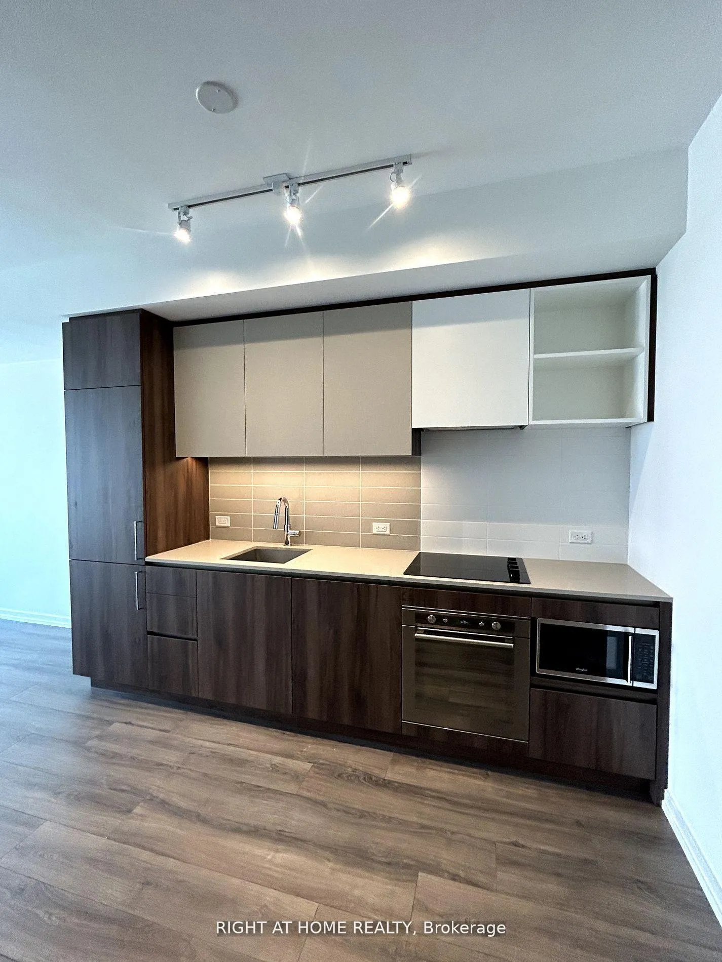 Photo 10 of Unit 5207, 7890 Jane Street, Vaughan, Vaughan Corporate Centre — HOMEH