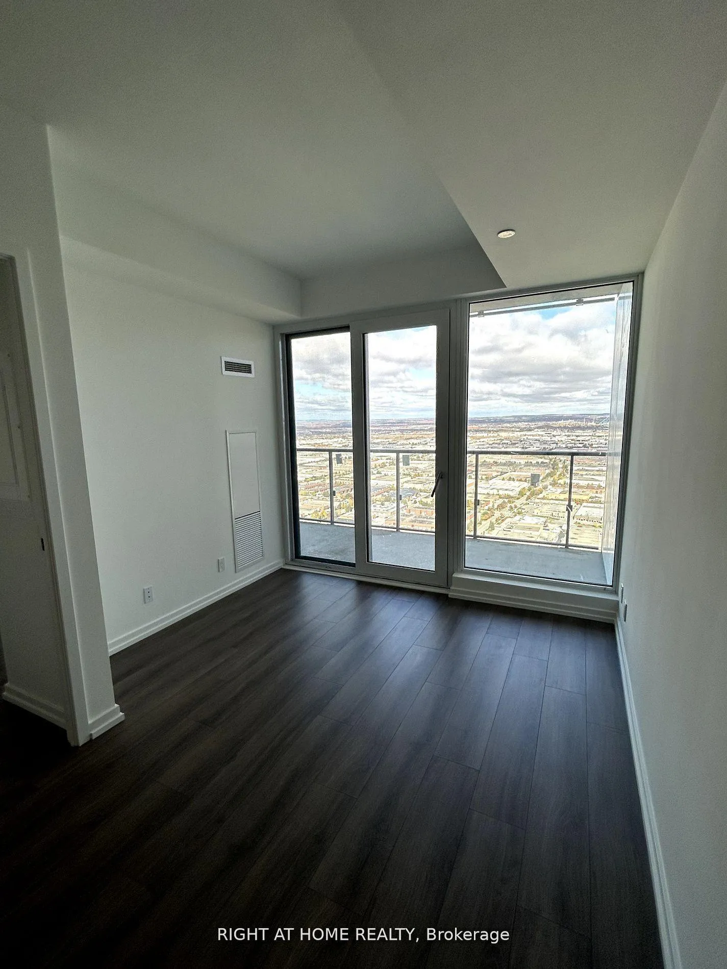 Photo 16 of Unit 5207, 7890 Jane Street, Vaughan, Vaughan Corporate Centre — HOMEH