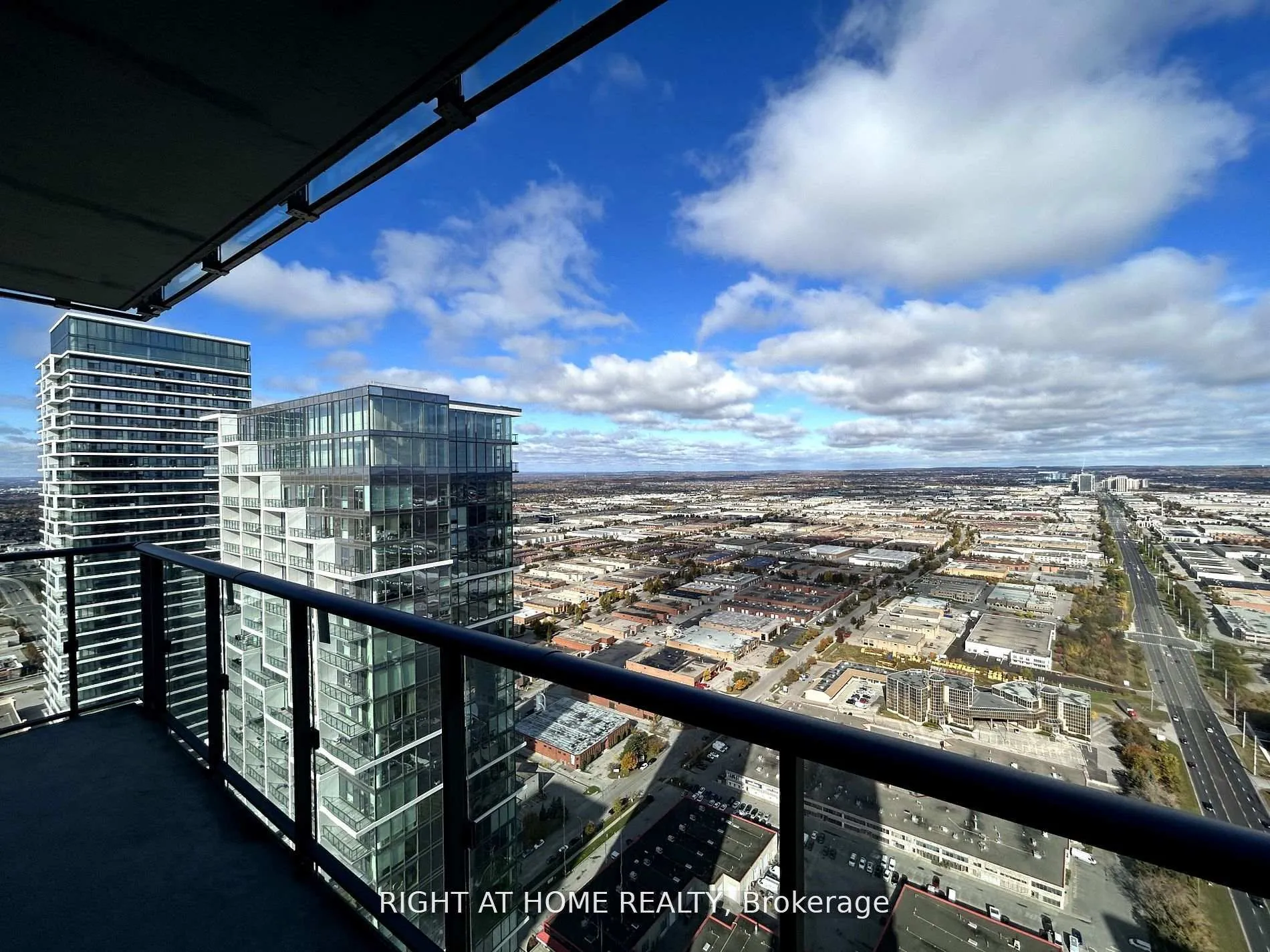 Photo 24 of Unit 5207, 7890 Jane Street, Vaughan, Vaughan Corporate Centre — HOMEH