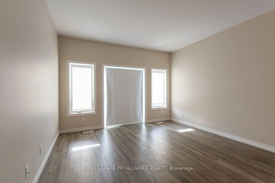 Photo 18 of 23 Redwood Drive, Belleville, Thurlow Ward — HOMEH