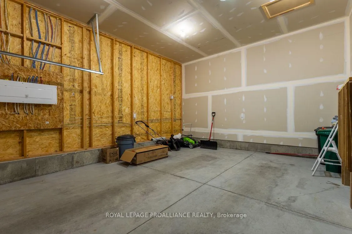 Photo 100 of 23 Redwood Drive, Belleville, Thurlow Ward — HOMEH