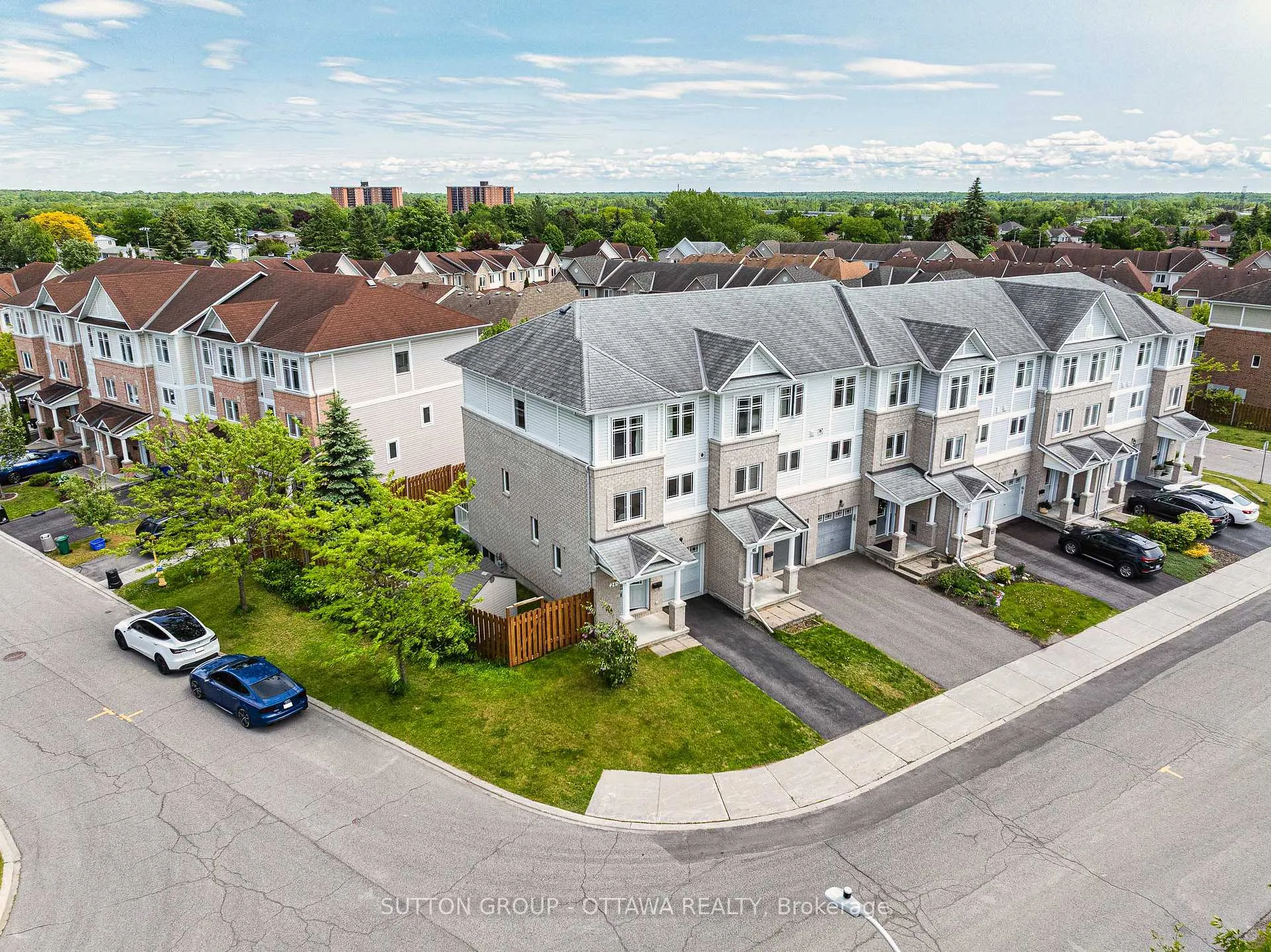 Front of 24G Steel Street