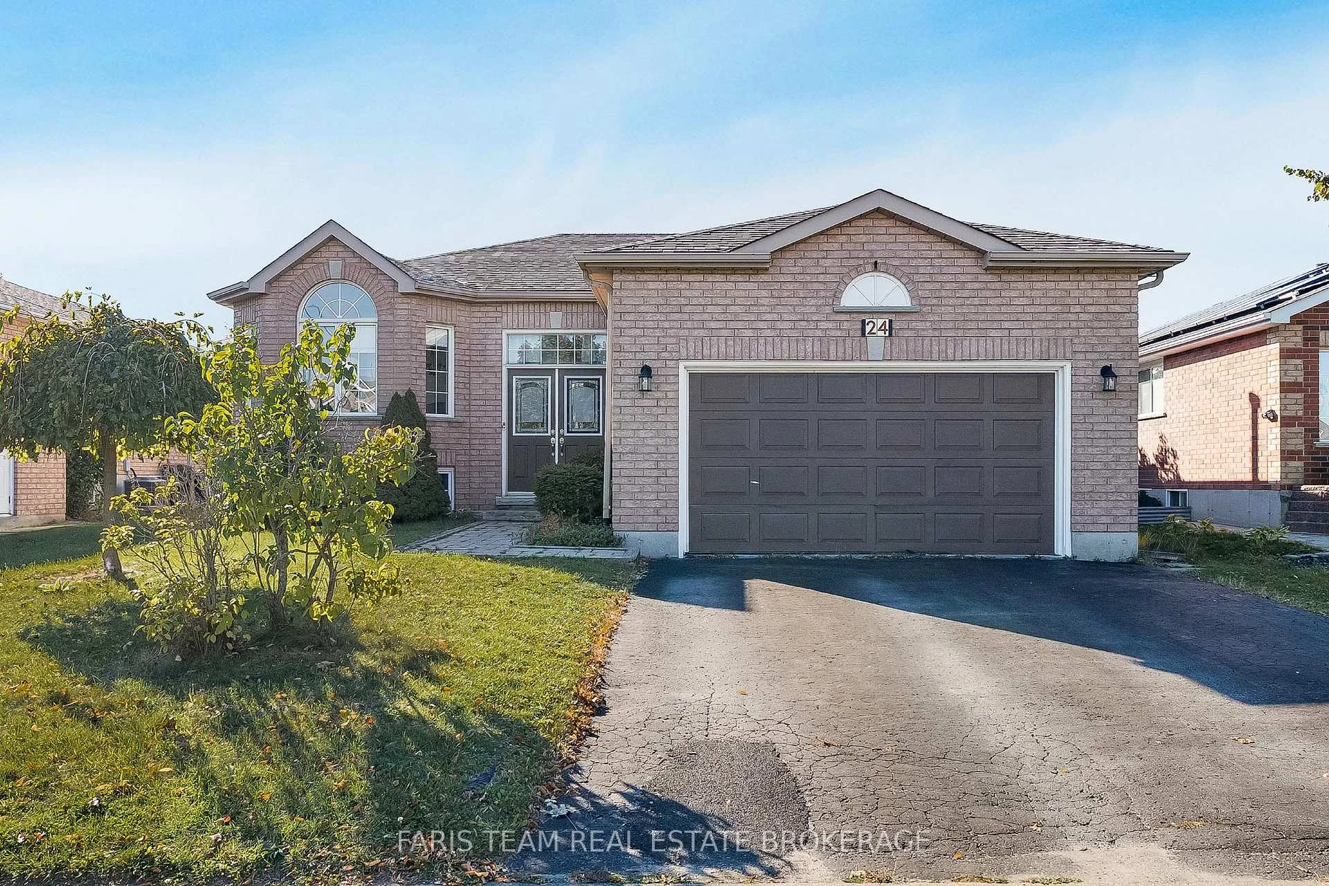 Photo 4 of 24 Marsellus Drive, Barrie, Holly — HOMEH