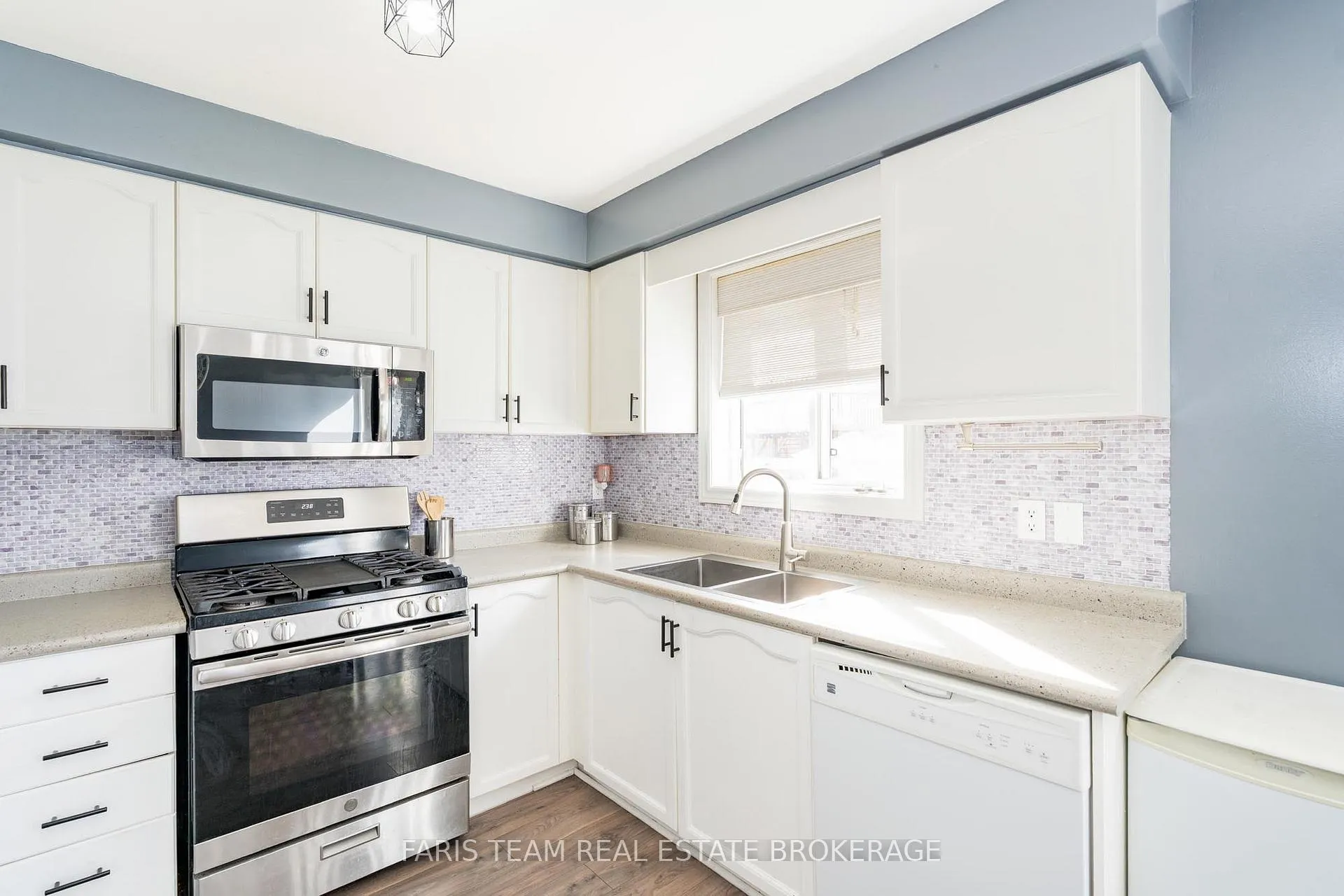 Photo 7 of 24 Marsellus Drive, Barrie, Holly — HOMEH