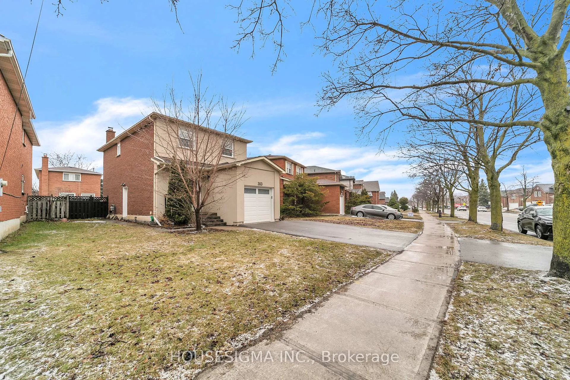 Photo 3 of 353 Brownridge Drive, Vaughan, Brownridge — HOMEH