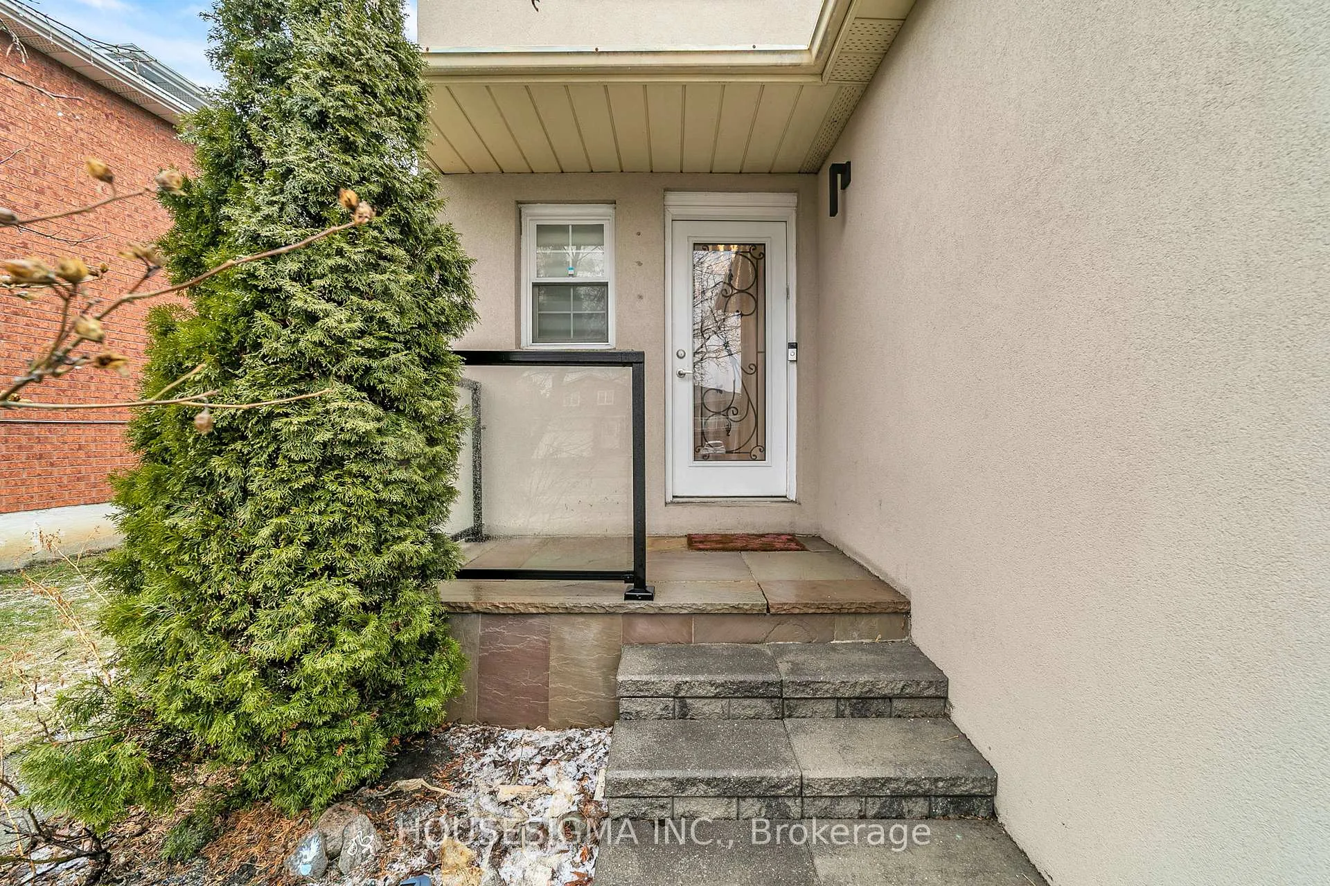 Photo 4 of 353 Brownridge Drive, Vaughan, Brownridge — HOMEH