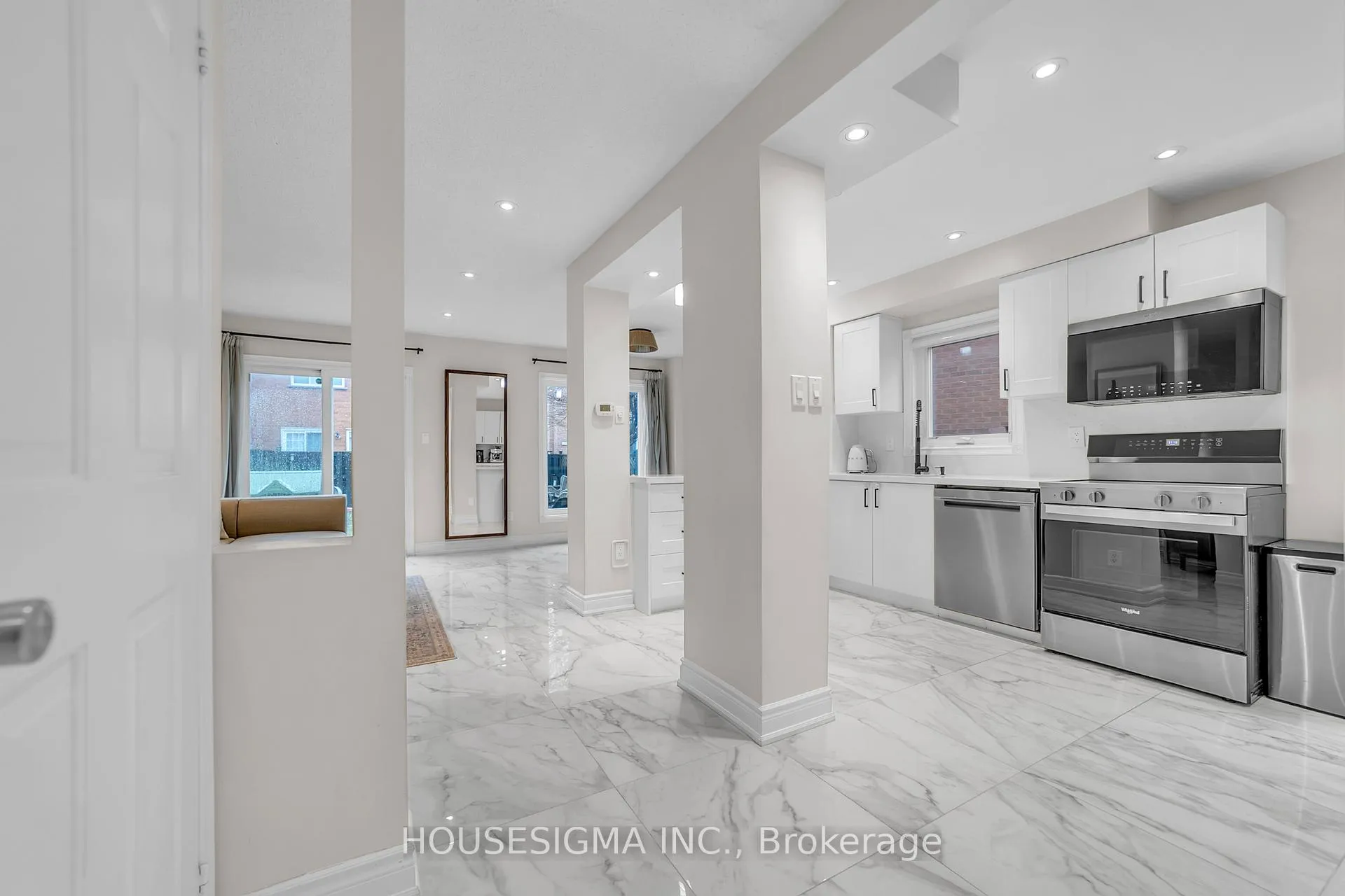 Photo 8 of 353 Brownridge Drive, Vaughan, Brownridge — HOMEH