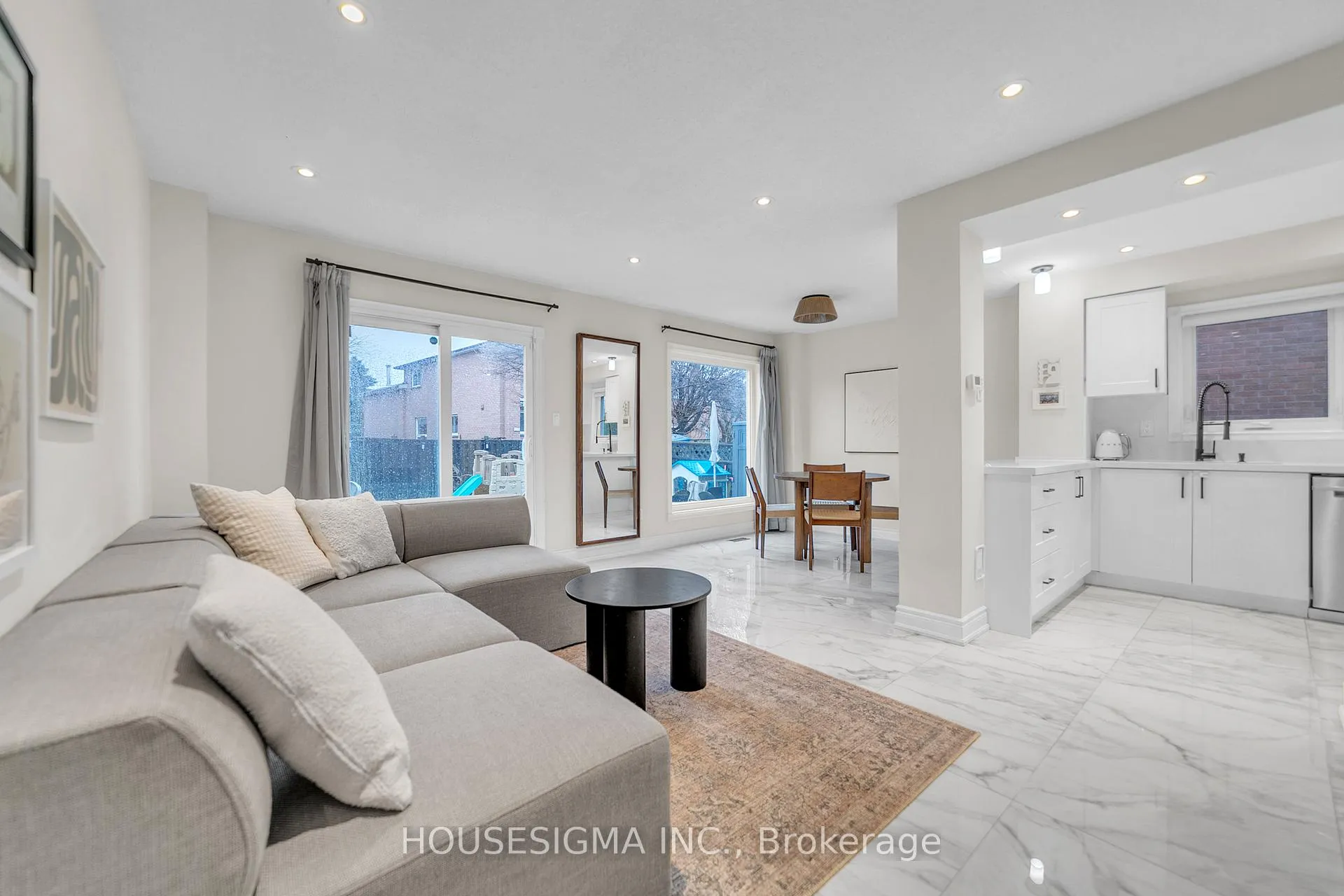 Photo 13 of 353 Brownridge Drive, Vaughan, Brownridge — HOMEH