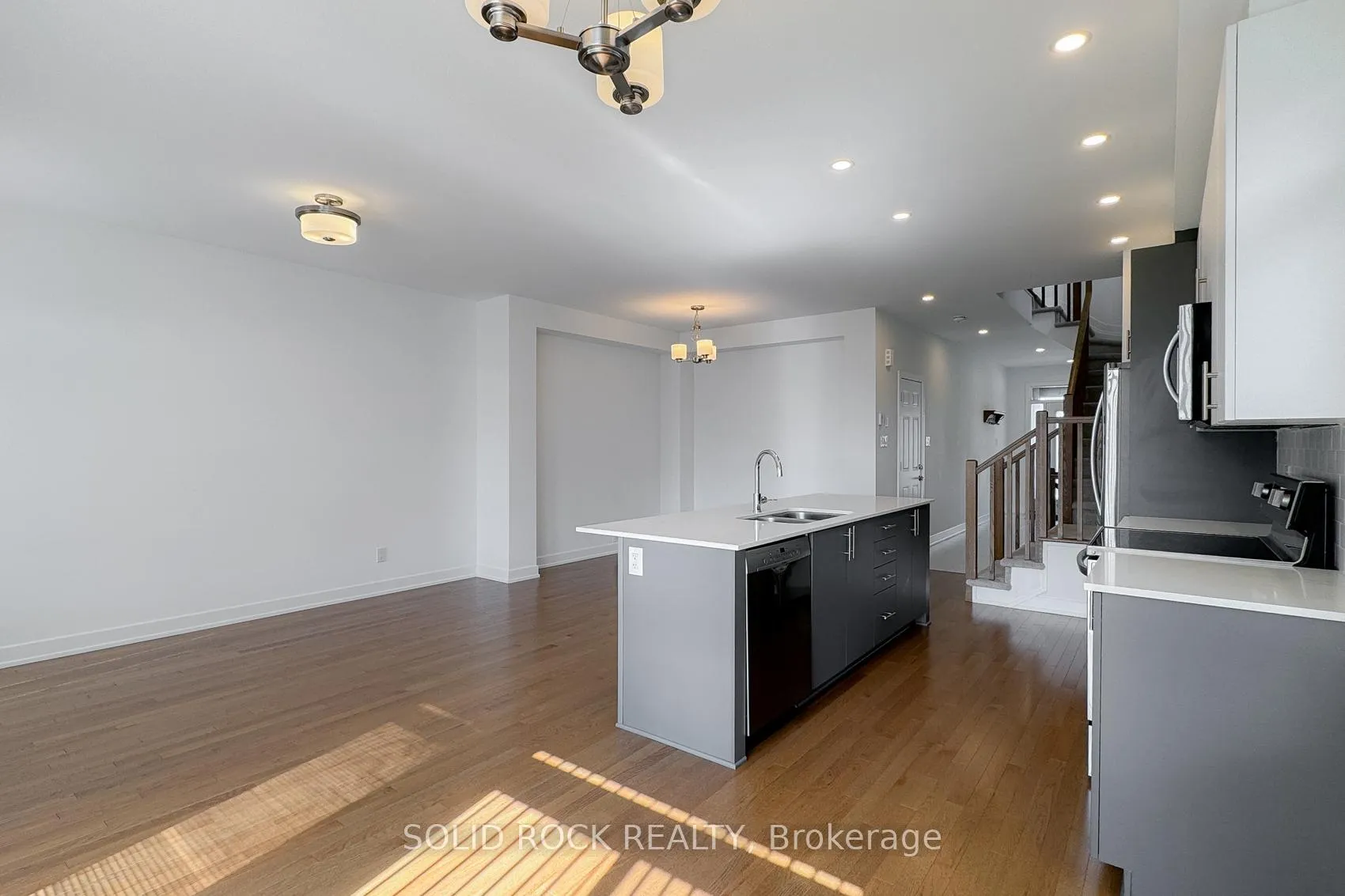 Photo 130 of 889 Solarium Avenue, Ottawa, Riverside South/Gloucester Glen — HOMEH