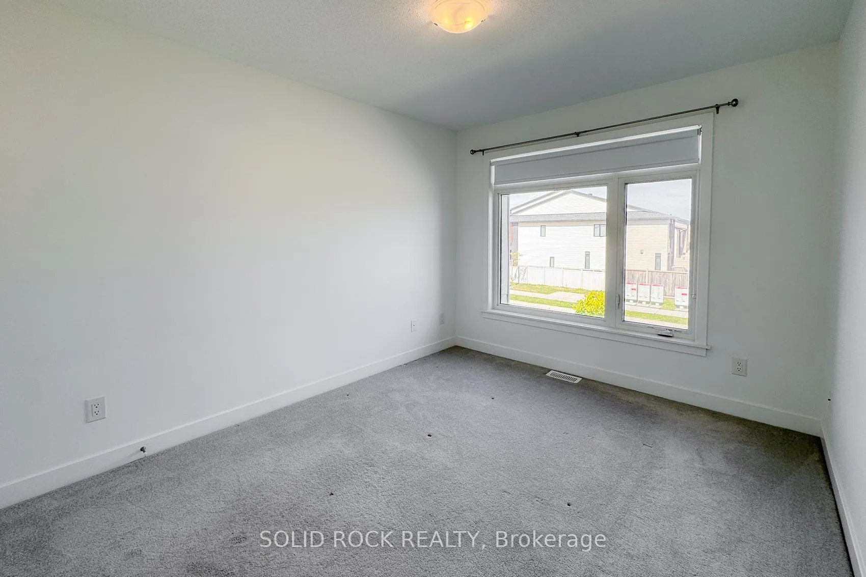 Photo 255 of 889 Solarium Avenue, Ottawa, Riverside South/Gloucester Glen — HOMEH
