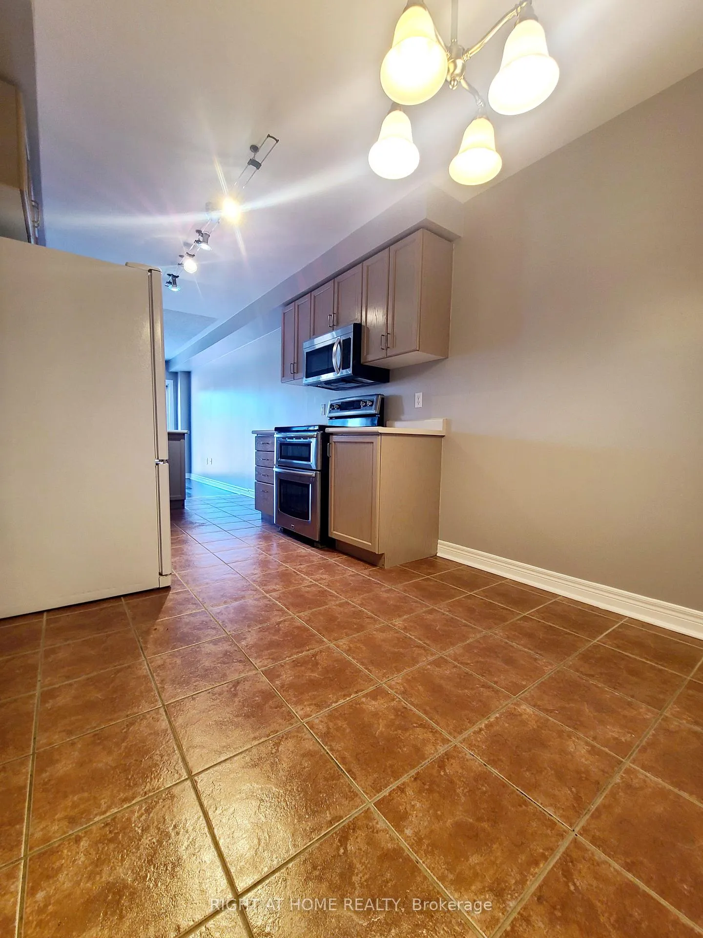 Photo 163 of 99 Snedden Avenue, Aurora, Bayview Wellington — HOMEH