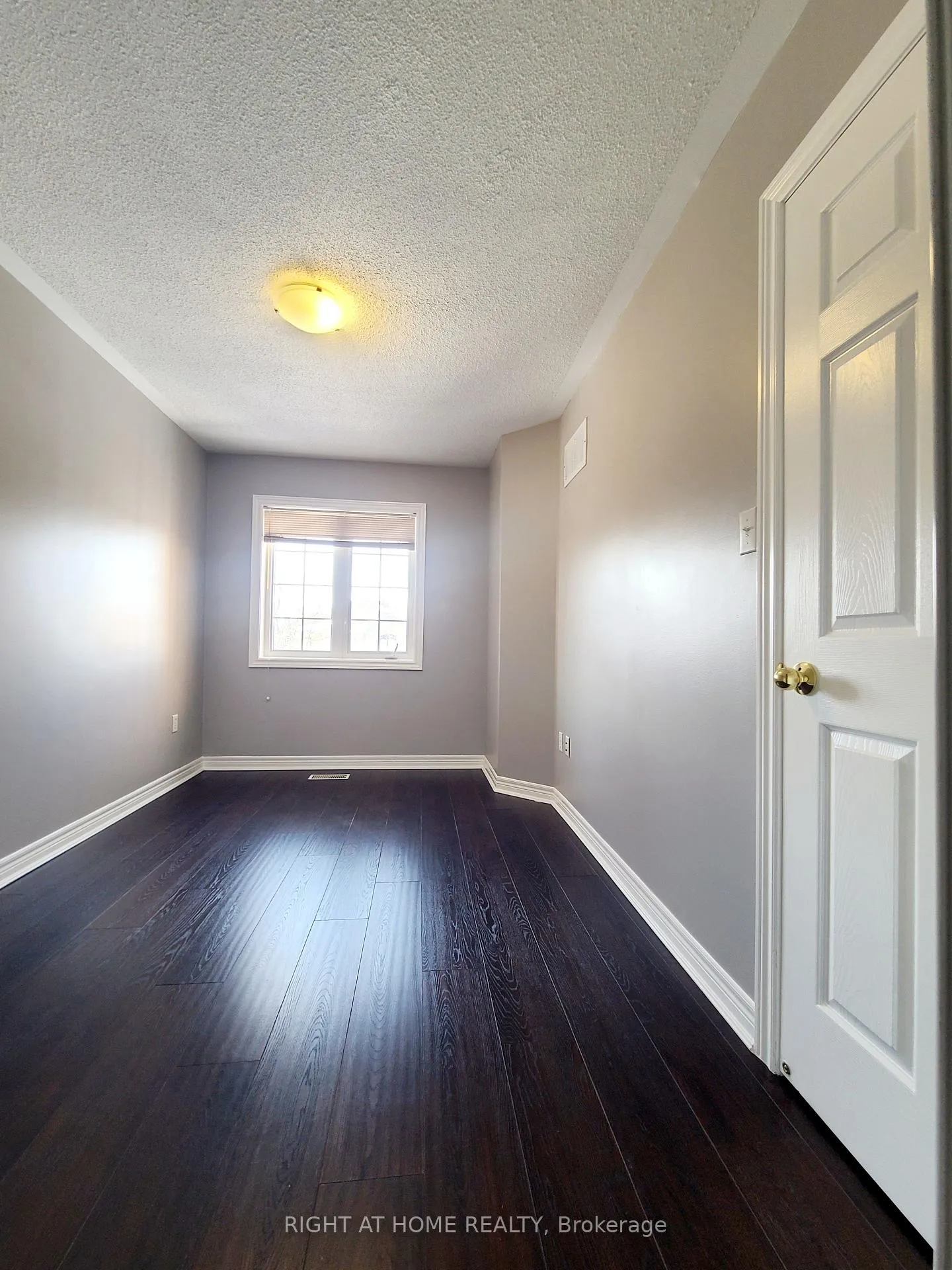 Photo 303 of 99 Snedden Avenue, Aurora, Bayview Wellington — HOMEH