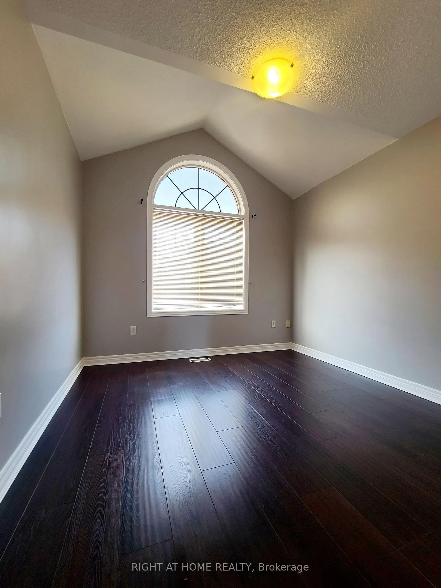 Photo 331 of 99 Snedden Avenue, Aurora, Bayview Wellington — HOMEH