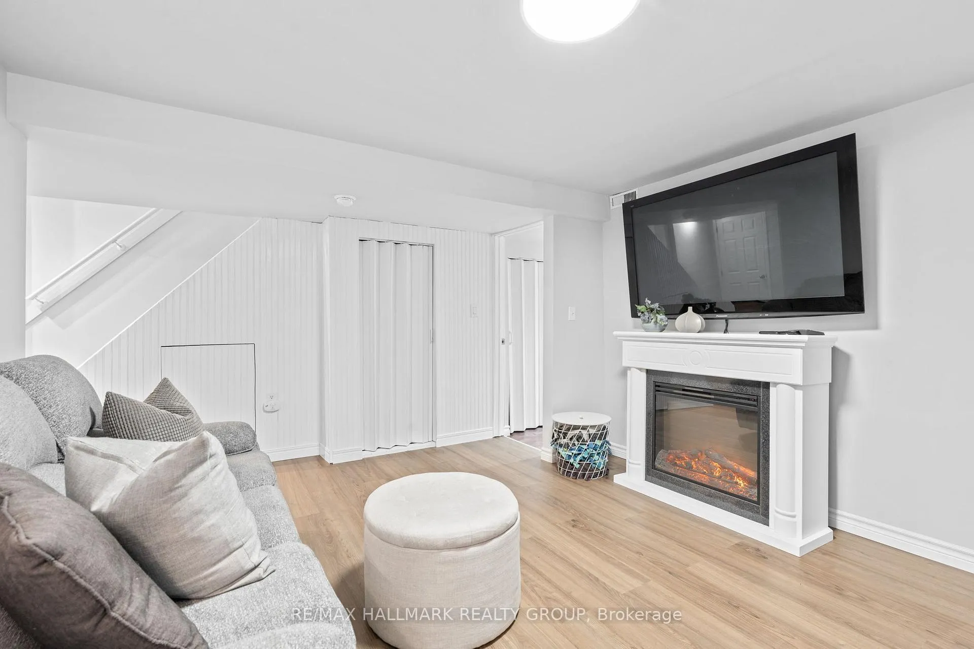 Photo 323 of 68 Valewood Crescent, Ottawa, Blackburn Hamlet — HOMEH