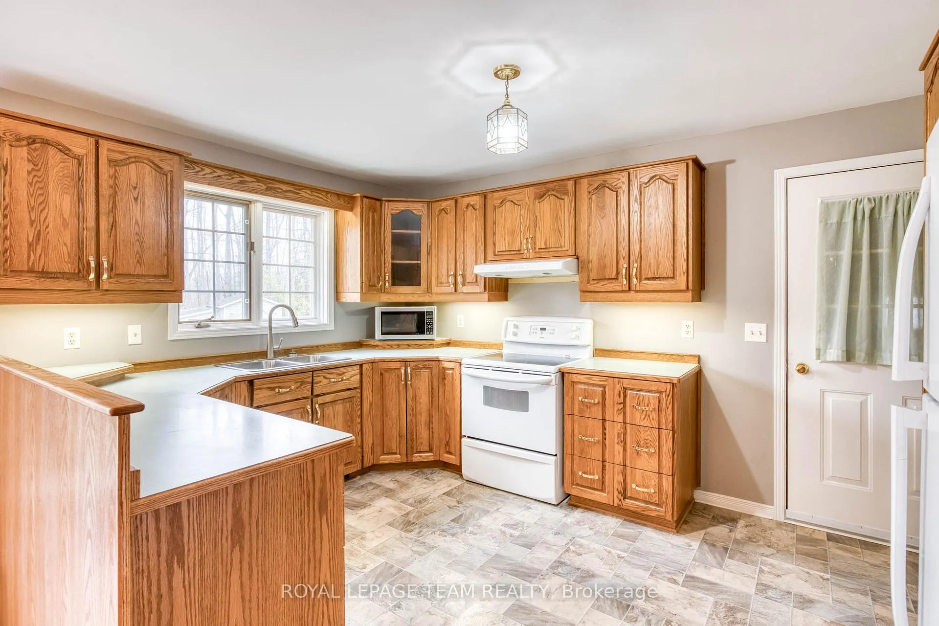Photo 8 of 188 Hemlock Drive, Beckwith, Beckwith Twp — HOMEH