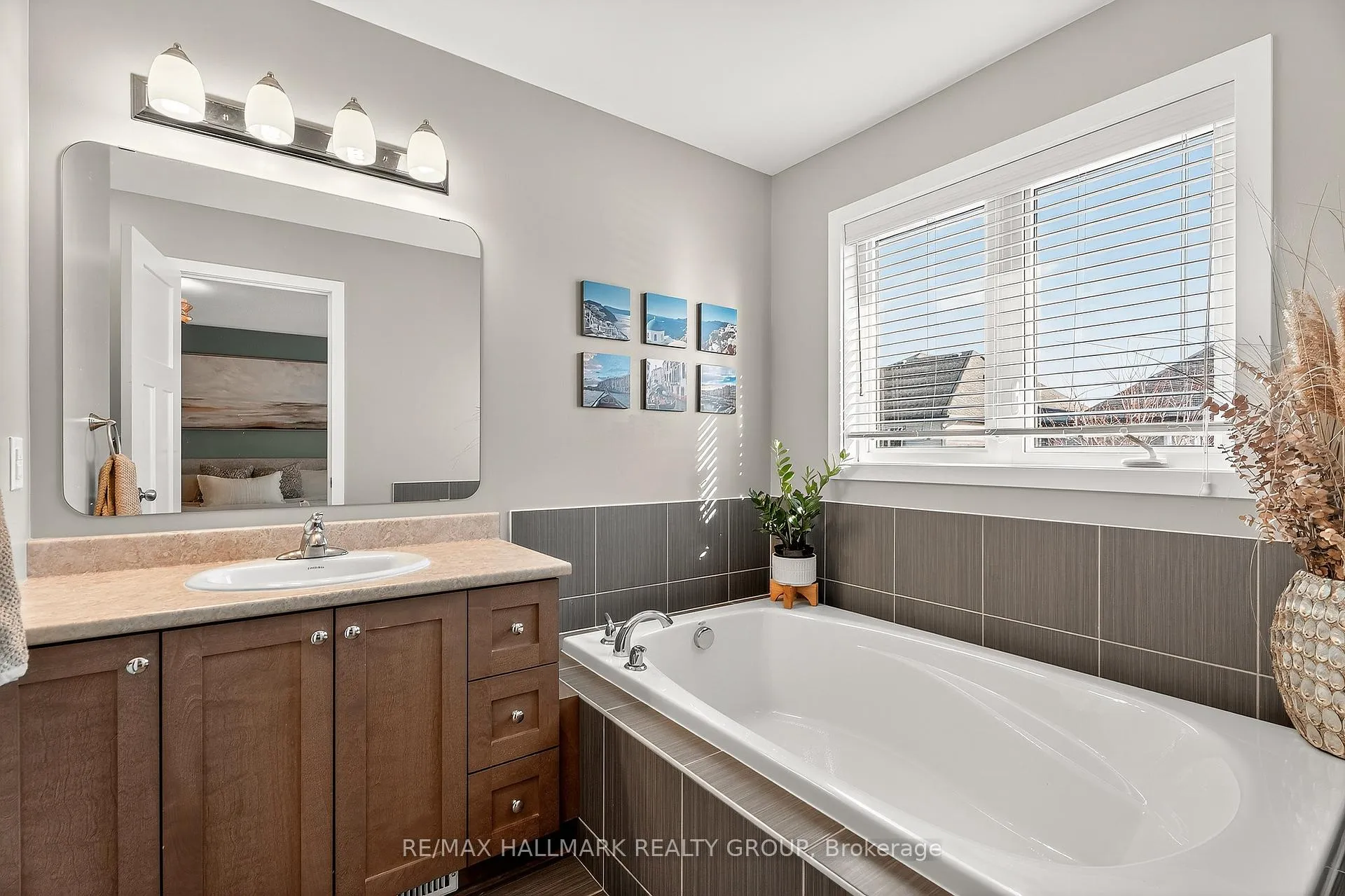 Photo 397 of 332 Gracewood Crescent, Ottawa, Blossom Park/Kemp Park/Findlay Creek — HOMEH