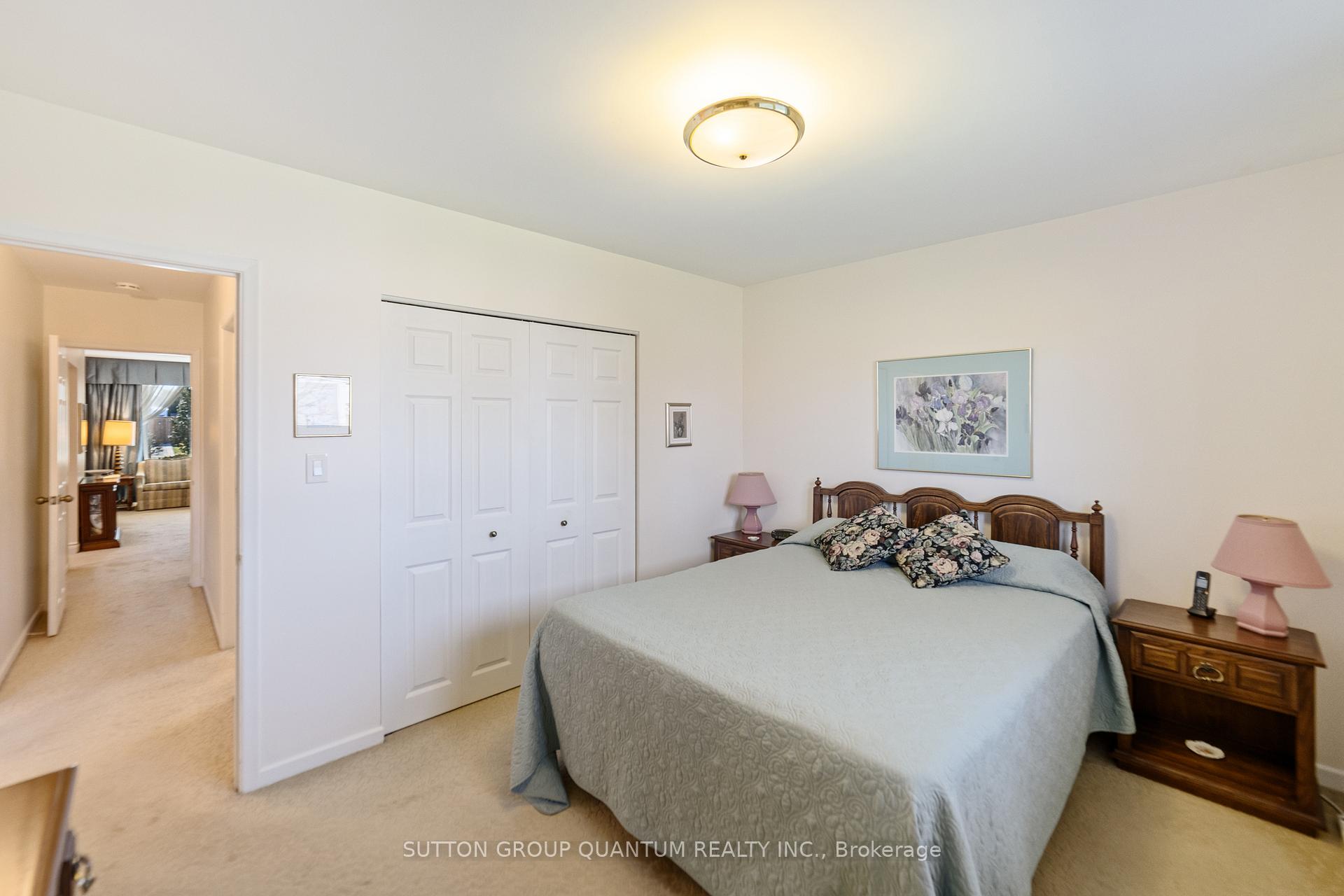 Photo 16 of 37 Farley Crescent, Etobicoke, Willowridge-Martingrove-Richview — HOMEH