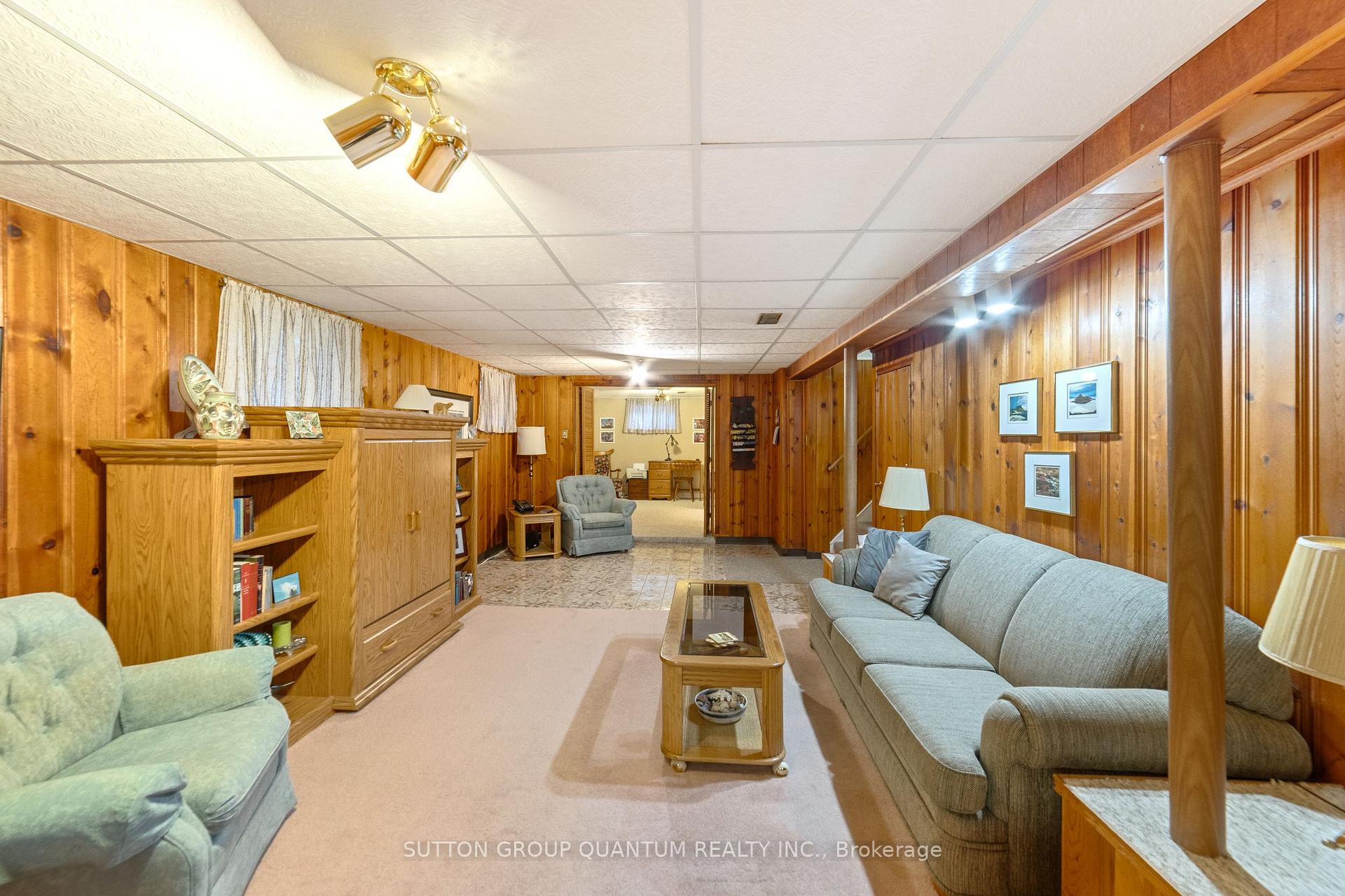 Photo 21 of 37 Farley Crescent, Etobicoke, Willowridge-Martingrove-Richview — HOMEH