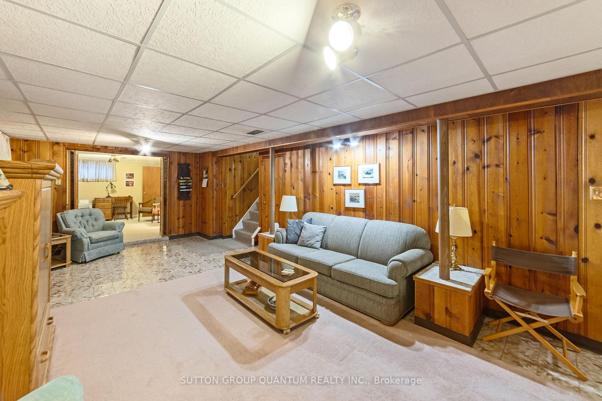Photo 22 of 37 Farley Crescent, Etobicoke, Willowridge-Martingrove-Richview — HOMEH