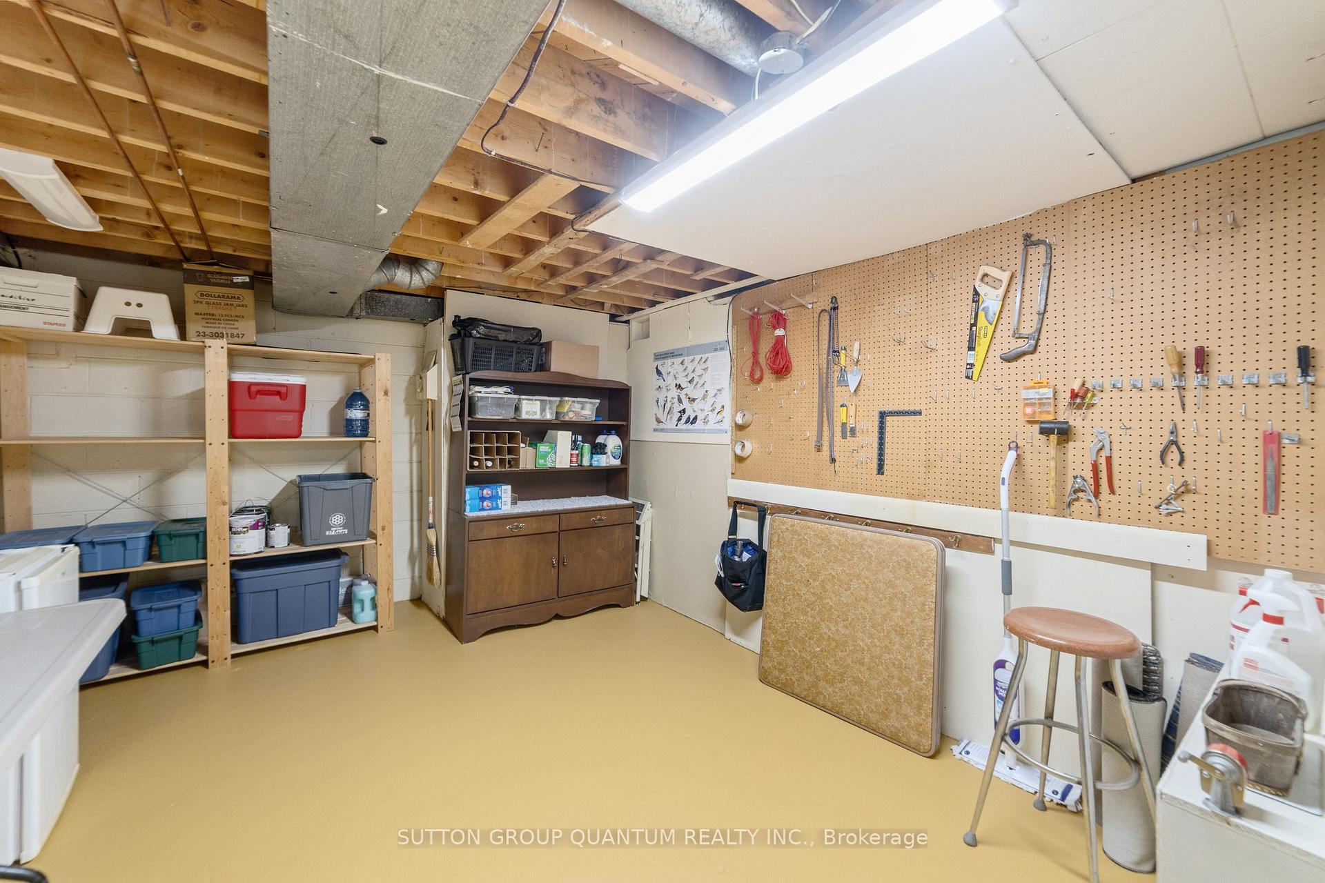 Photo 30 of 37 Farley Crescent, Etobicoke, Willowridge-Martingrove-Richview — HOMEH