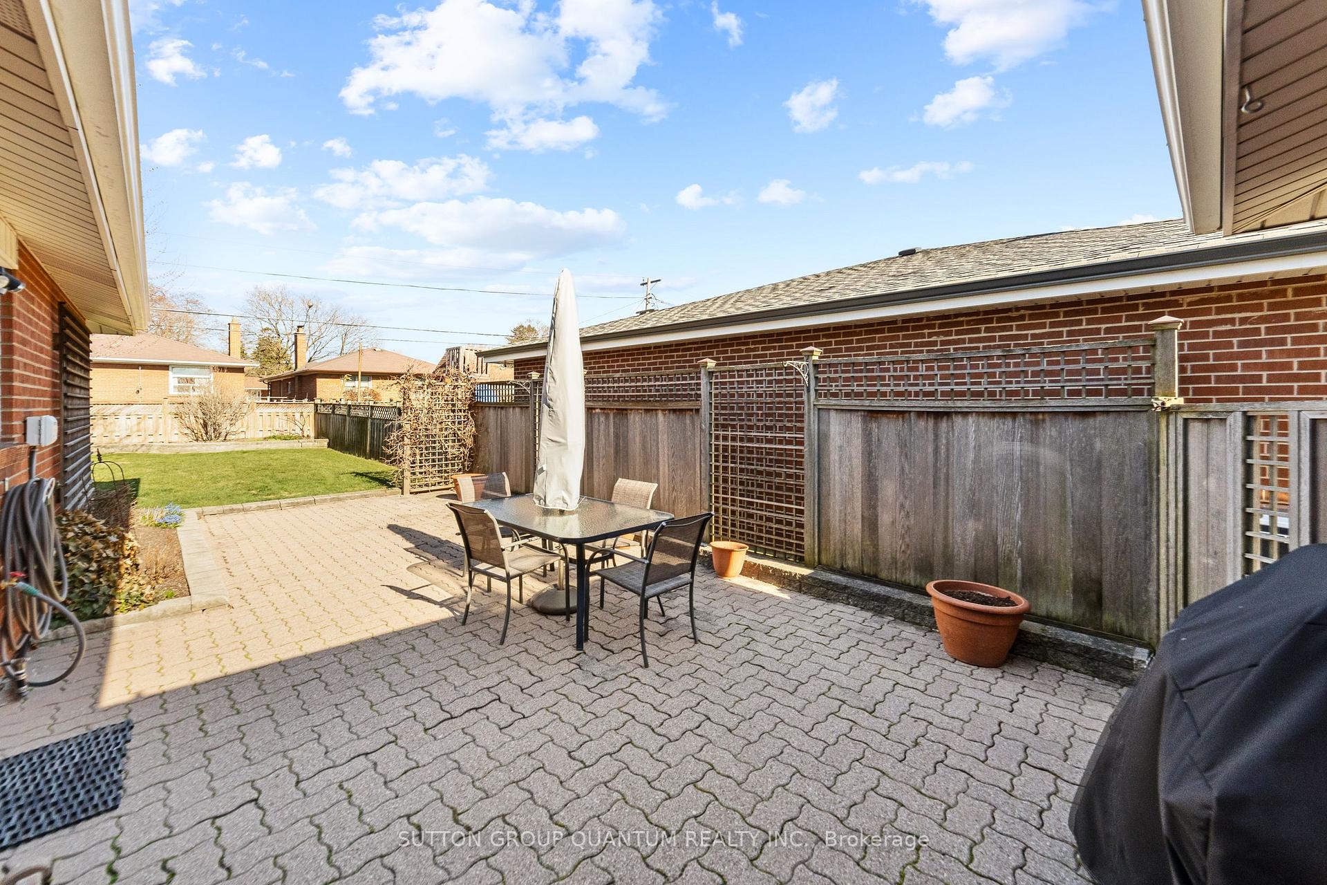 Photo 33 of 37 Farley Crescent, Etobicoke, Willowridge-Martingrove-Richview — HOMEH