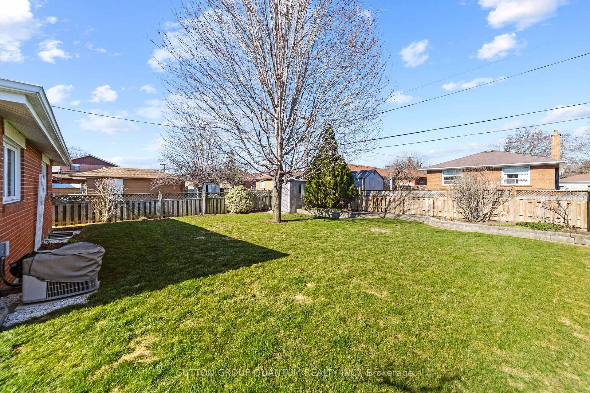 Photo 35 of 37 Farley Crescent, Etobicoke, Willowridge-Martingrove-Richview — HOMEH