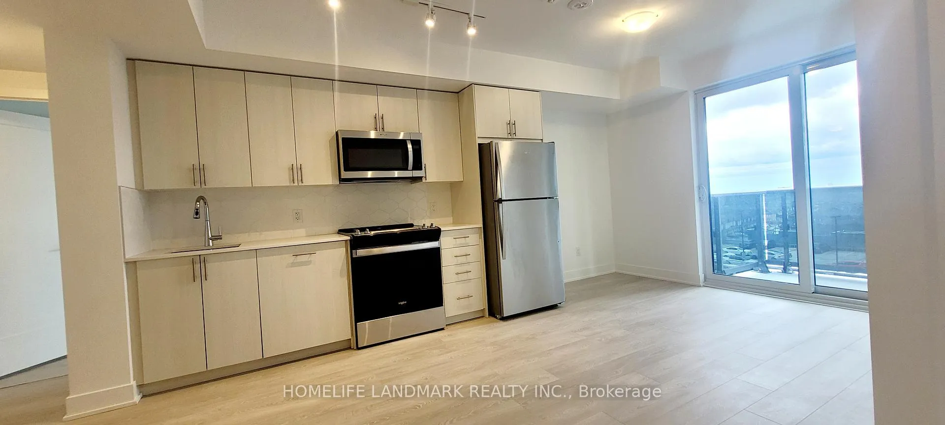 Photo 2 of Unit 724, 2545 Simcoe Street N, Oshawa, Windfields — HOMEH