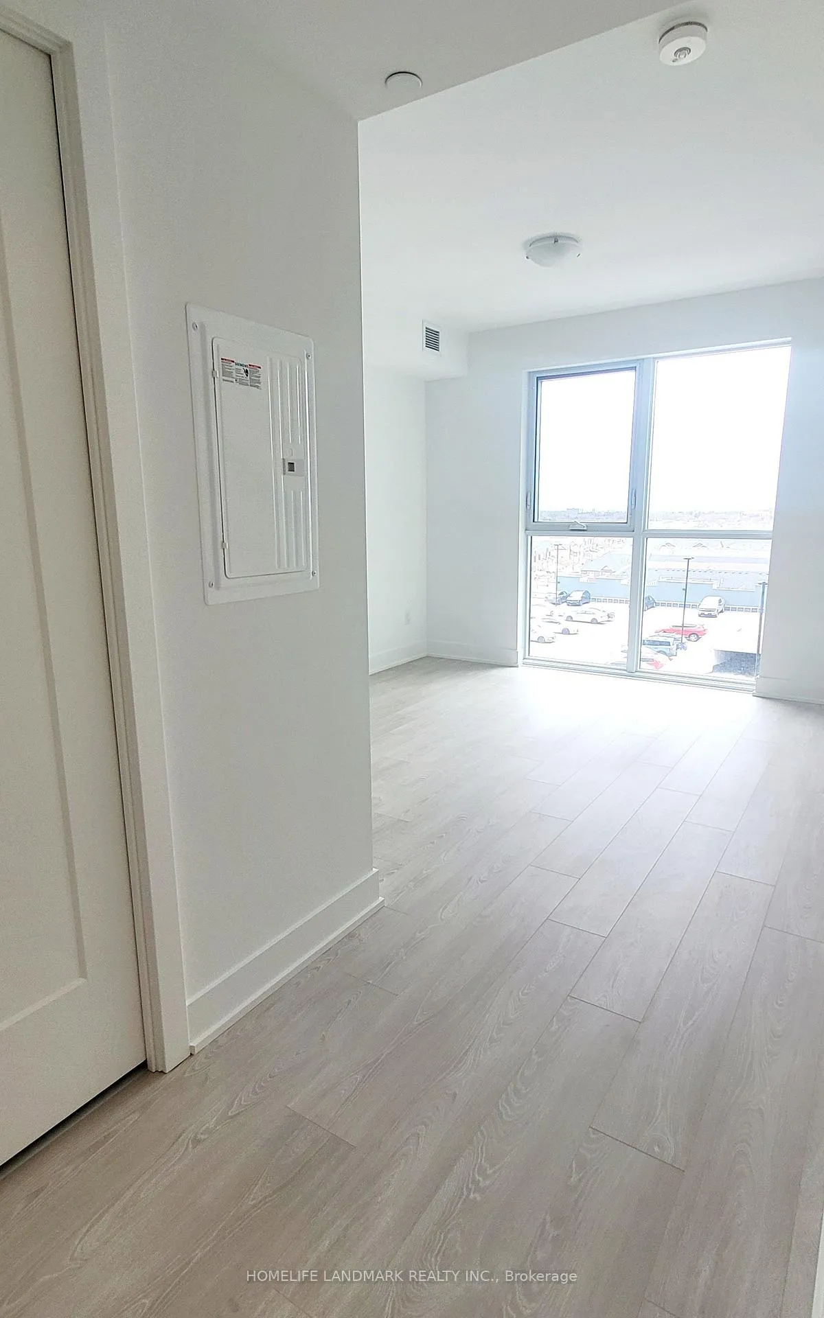 Photo 8 of Unit 724, 2545 Simcoe Street N, Oshawa, Windfields — HOMEH
