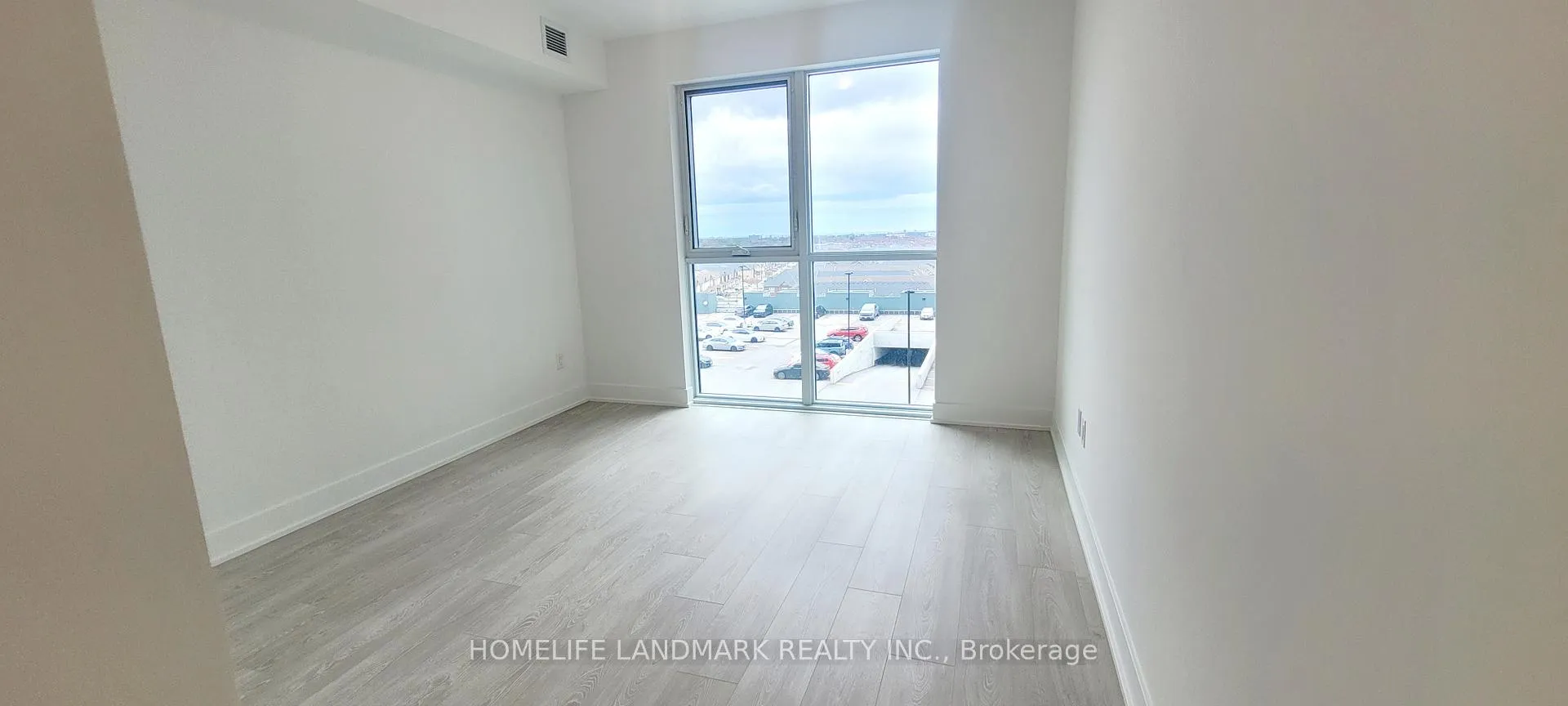Photo 9 of Unit 724, 2545 Simcoe Street N, Oshawa, Windfields — HOMEH