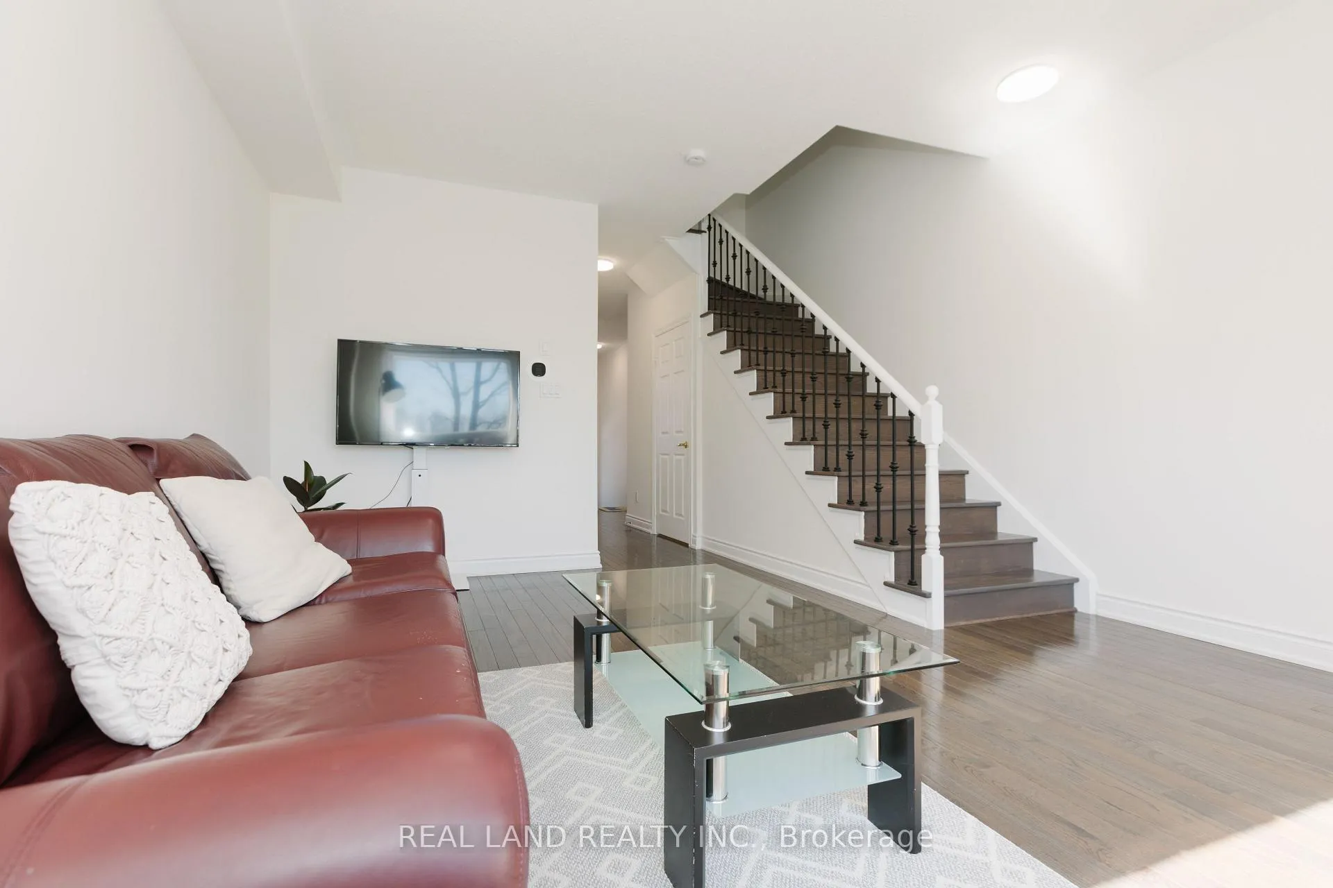 Photo 7 of 22 Loring Doolittle Court, Aurora, Aurora Village — HOMEH