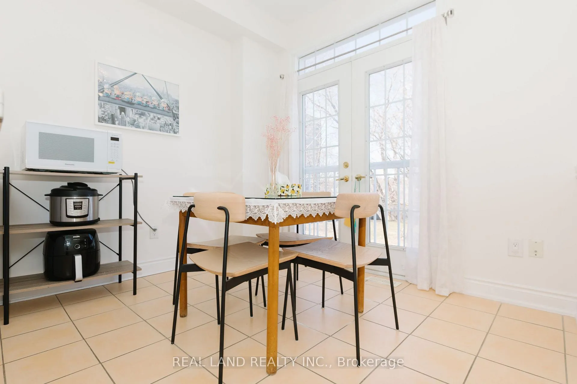 Photo 13 of 22 Loring Doolittle Court, Aurora, Aurora Village — HOMEH