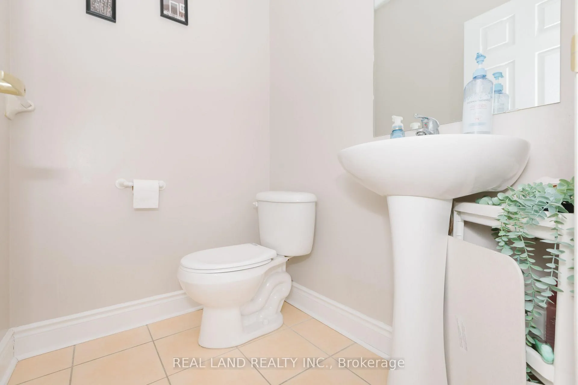 Photo 15 of 22 Loring Doolittle Court, Aurora, Aurora Village — HOMEH