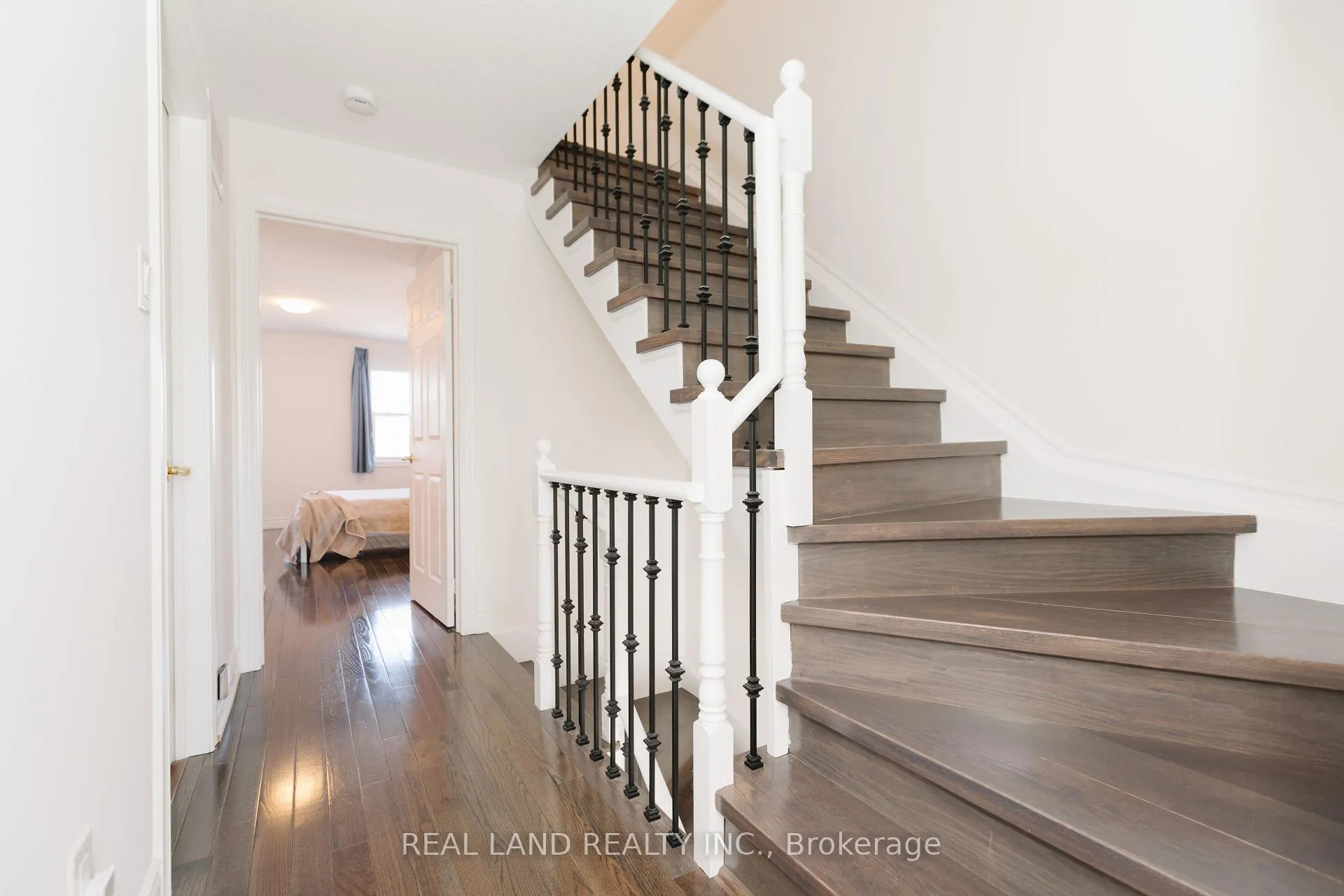 Photo 16 of 22 Loring Doolittle Court, Aurora, Aurora Village — HOMEH