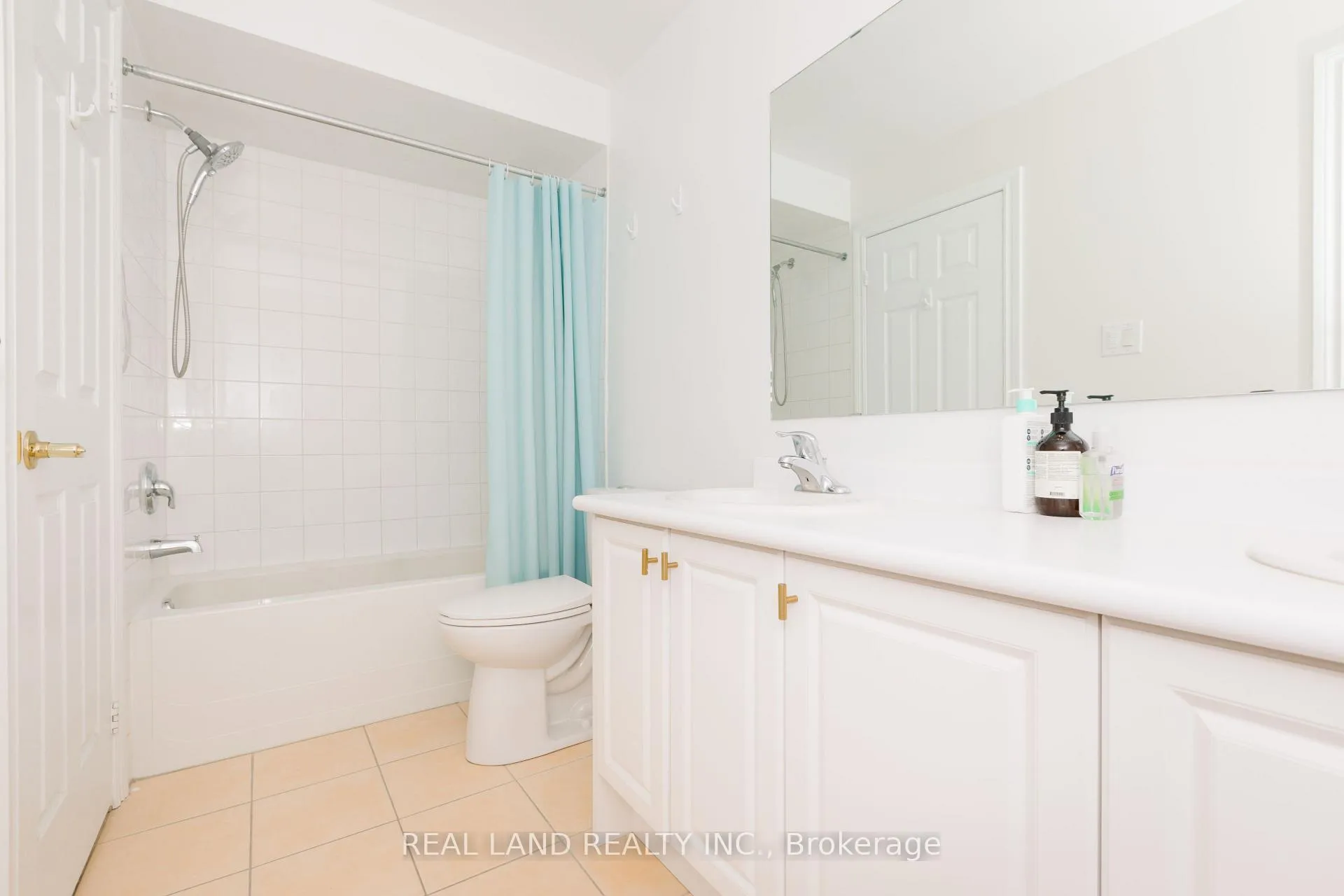 Photo 17 of 22 Loring Doolittle Court, Aurora, Aurora Village — HOMEH