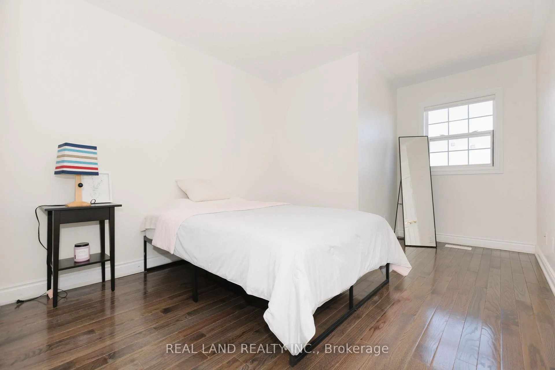 Photo 31 of 22 Loring Doolittle Court, Aurora, Aurora Village — HOMEH