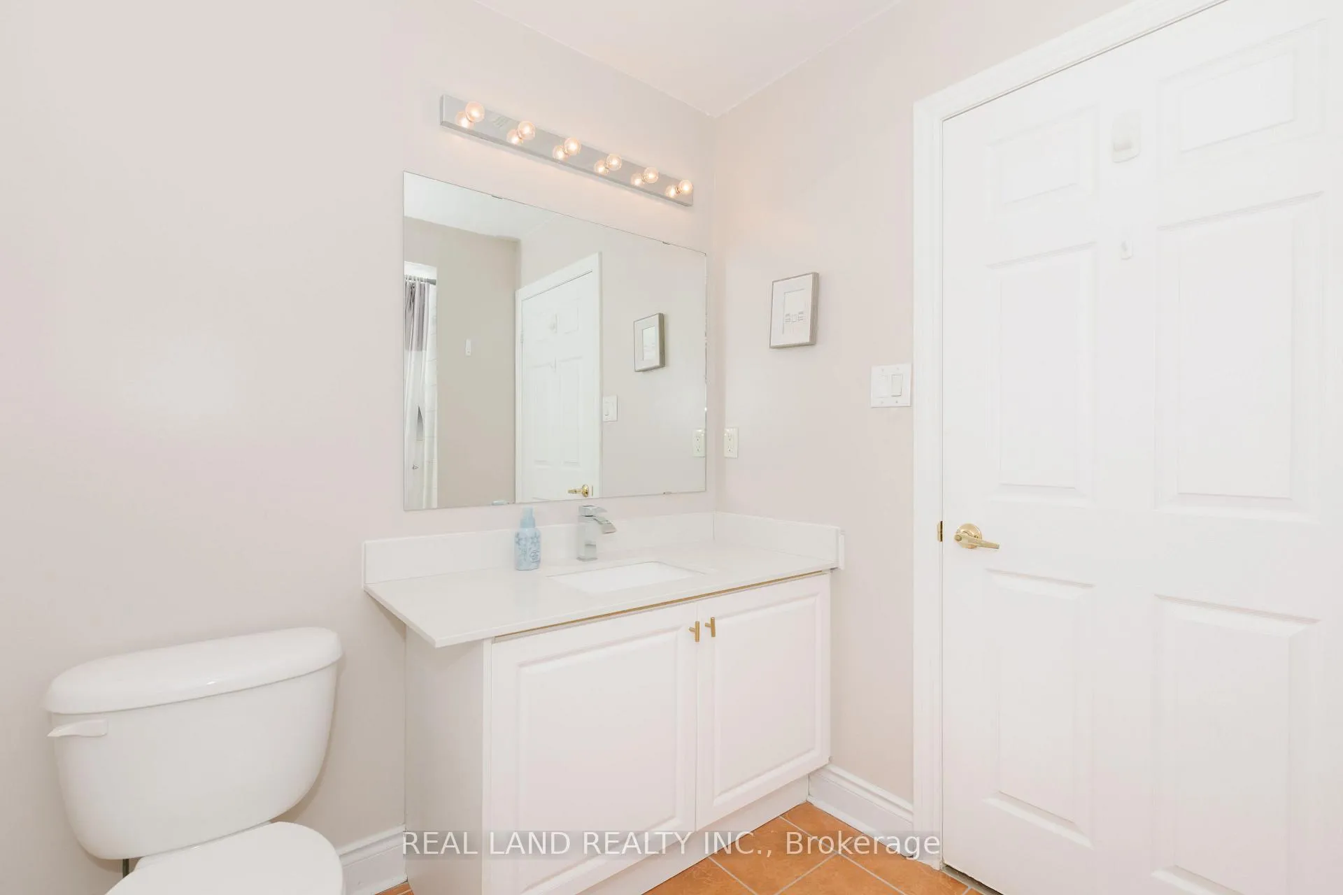 Photo 34 of 22 Loring Doolittle Court, Aurora, Aurora Village — HOMEH