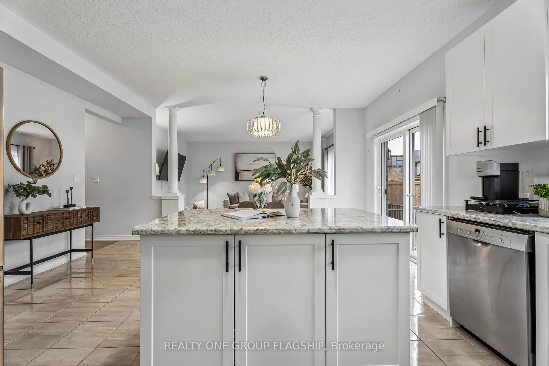 Photo 11 of 87 Dolomiti Court, Hamilton, Rural Glanbrook — HOMEH