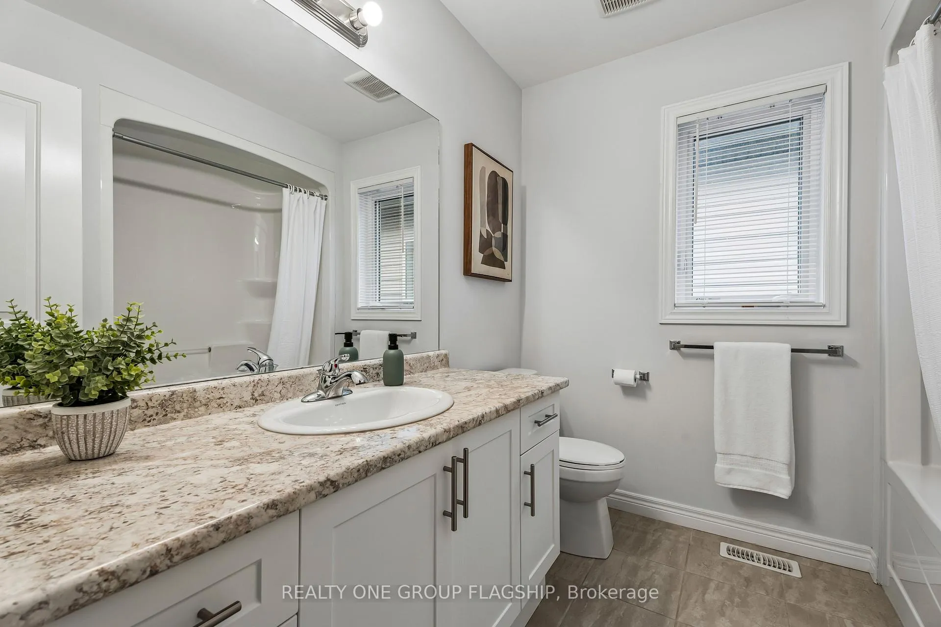 Photo 26 of 87 Dolomiti Court, Hamilton, Rural Glanbrook — HOMEH