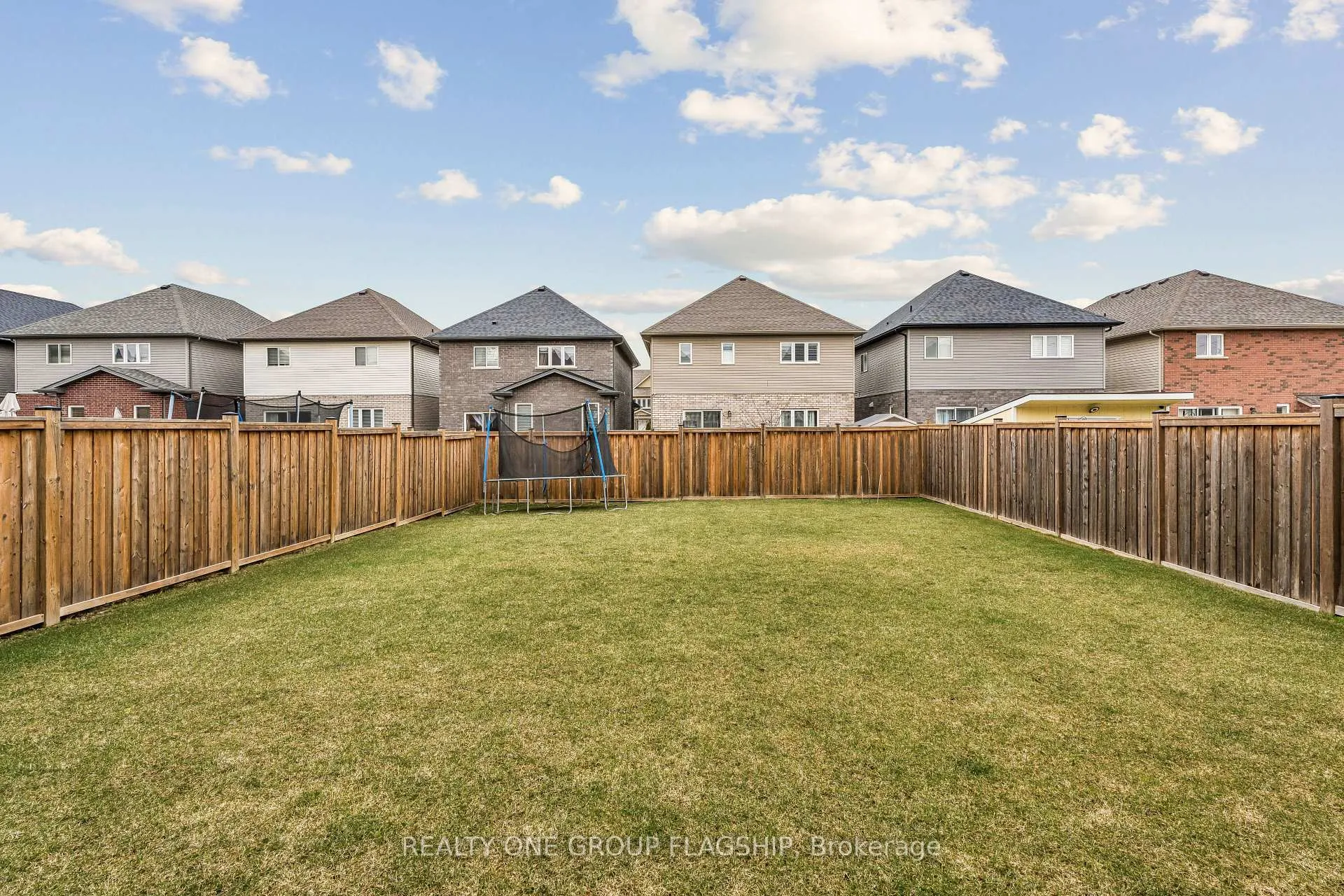 Photo 47 of 87 Dolomiti Court, Hamilton, Rural Glanbrook — HOMEH