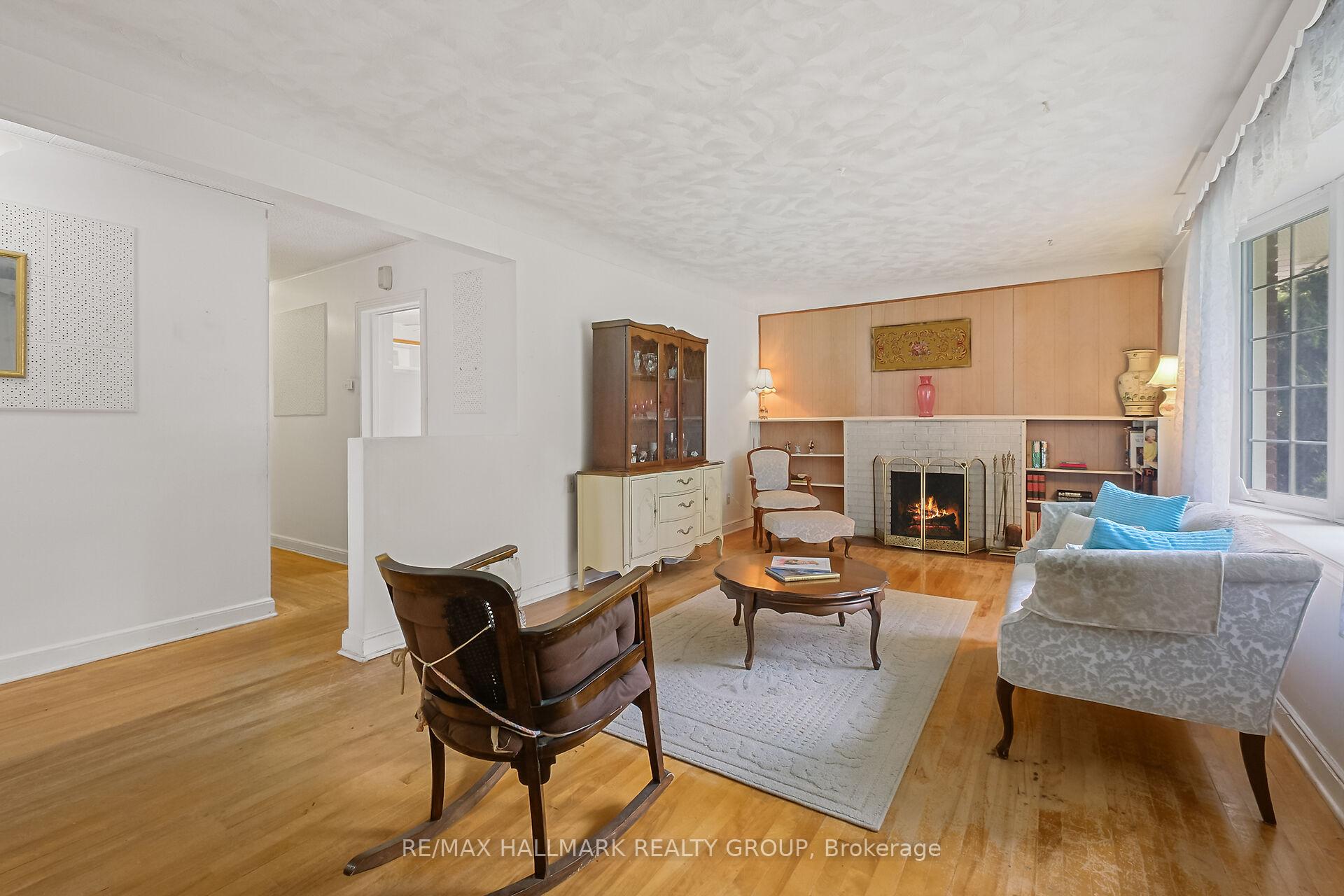 Photo 6 of 151 Fanshaw Avenue, Ottawa, Applewood Acres — HOMEH