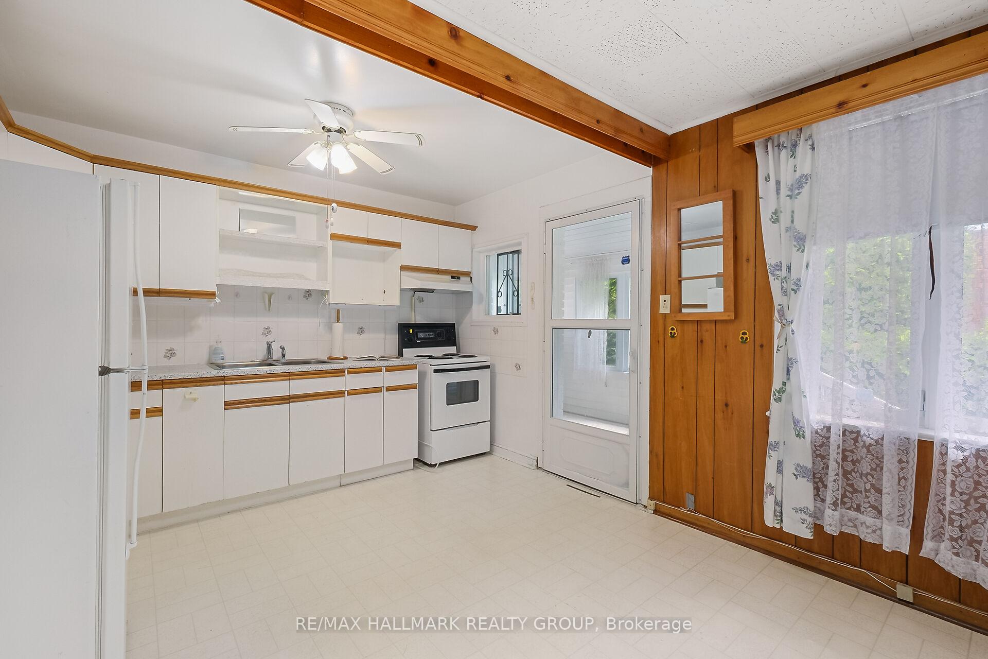 Photo 7 of 151 Fanshaw Avenue, Ottawa, Applewood Acres — HOMEH