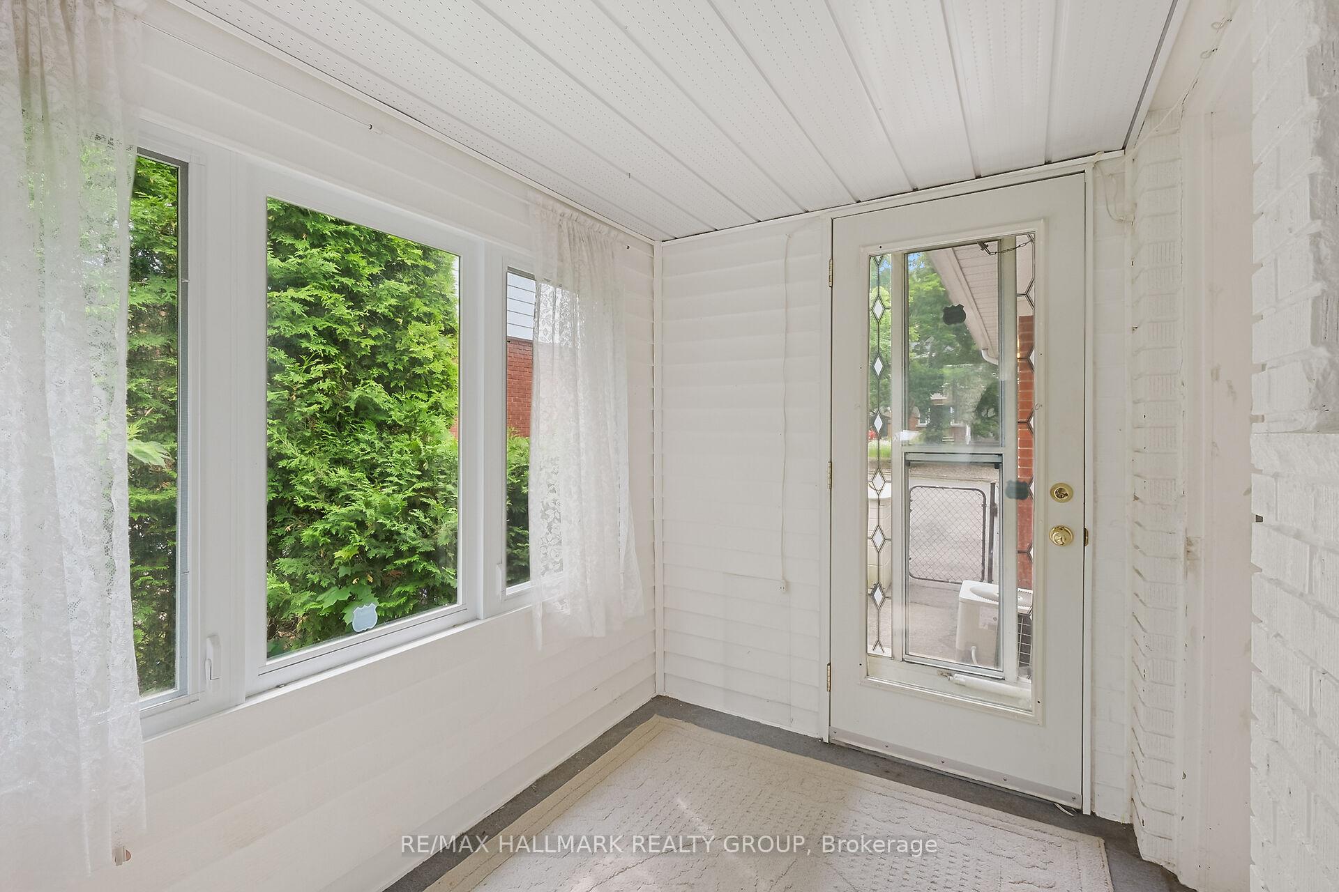 Photo 13 of 151 Fanshaw Avenue, Ottawa, Applewood Acres — HOMEH