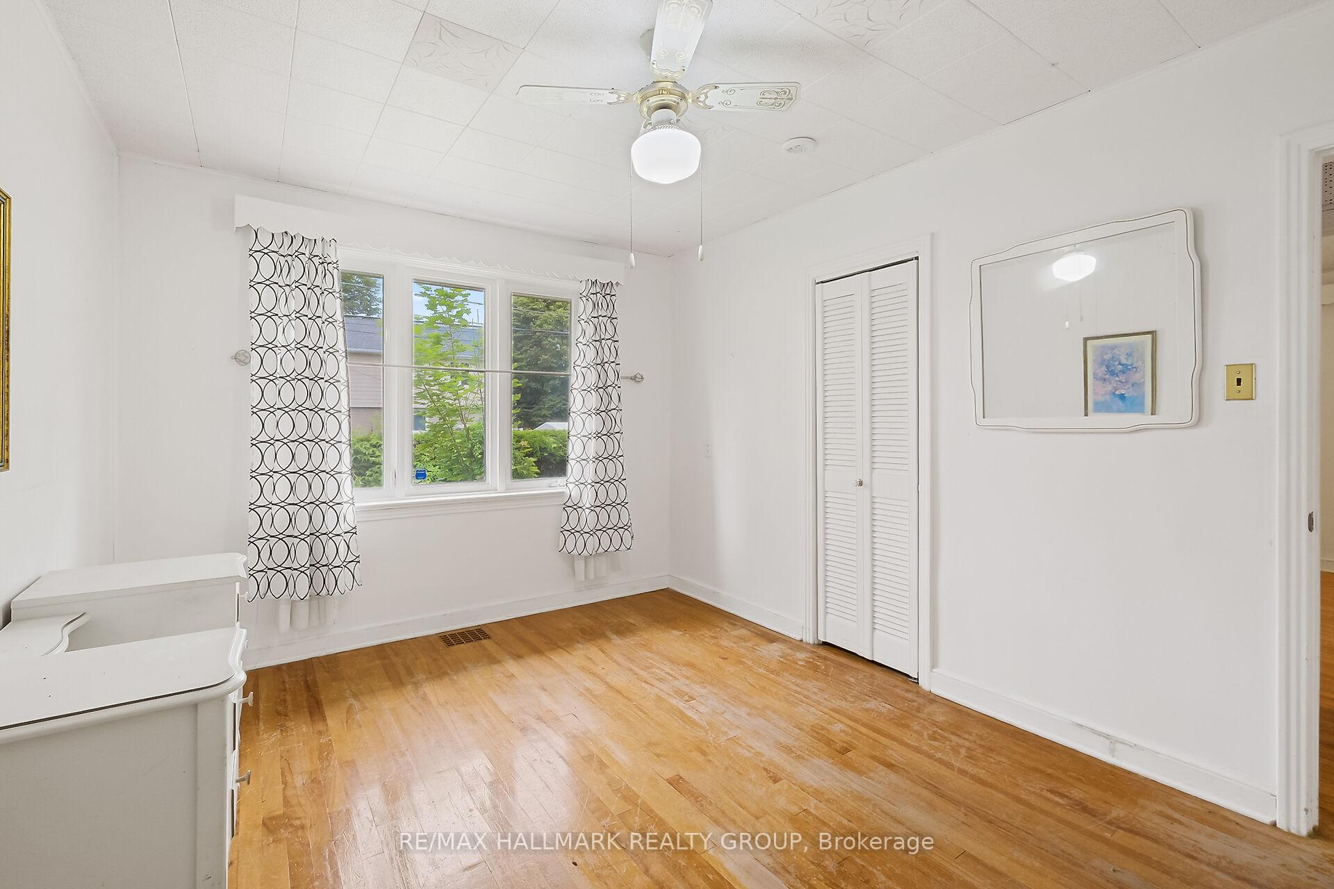 Photo 16 of 151 Fanshaw Avenue, Ottawa, Applewood Acres — HOMEH